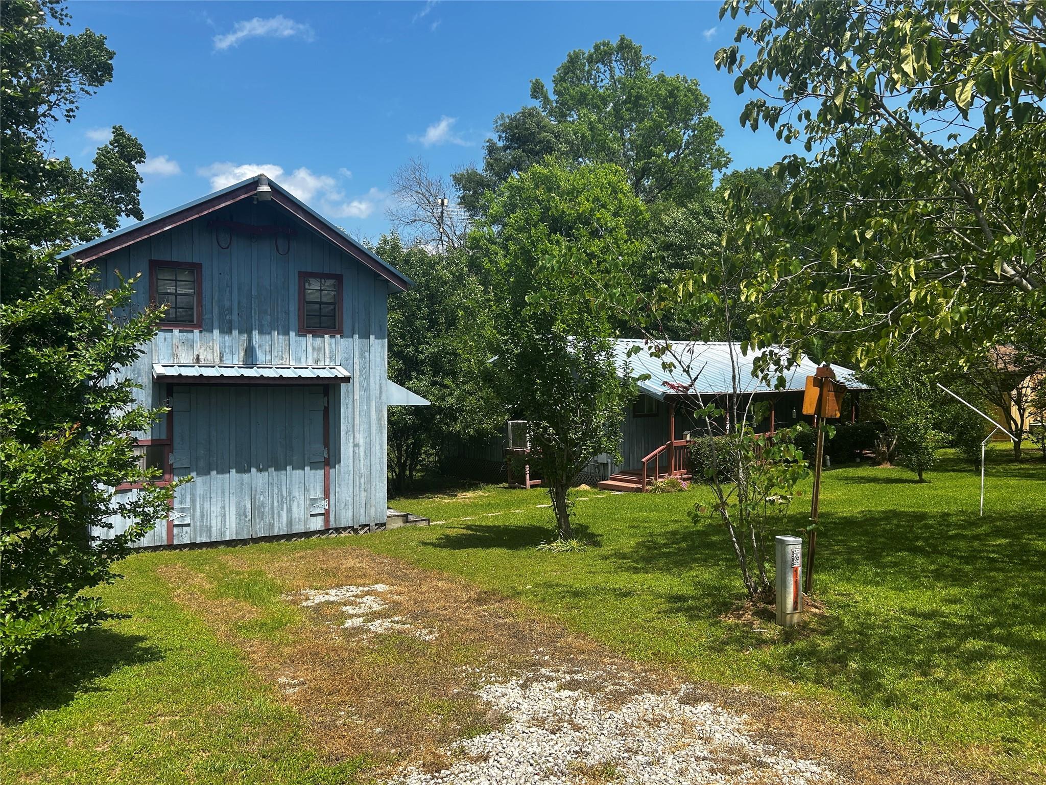 381 Lakeshore Drive