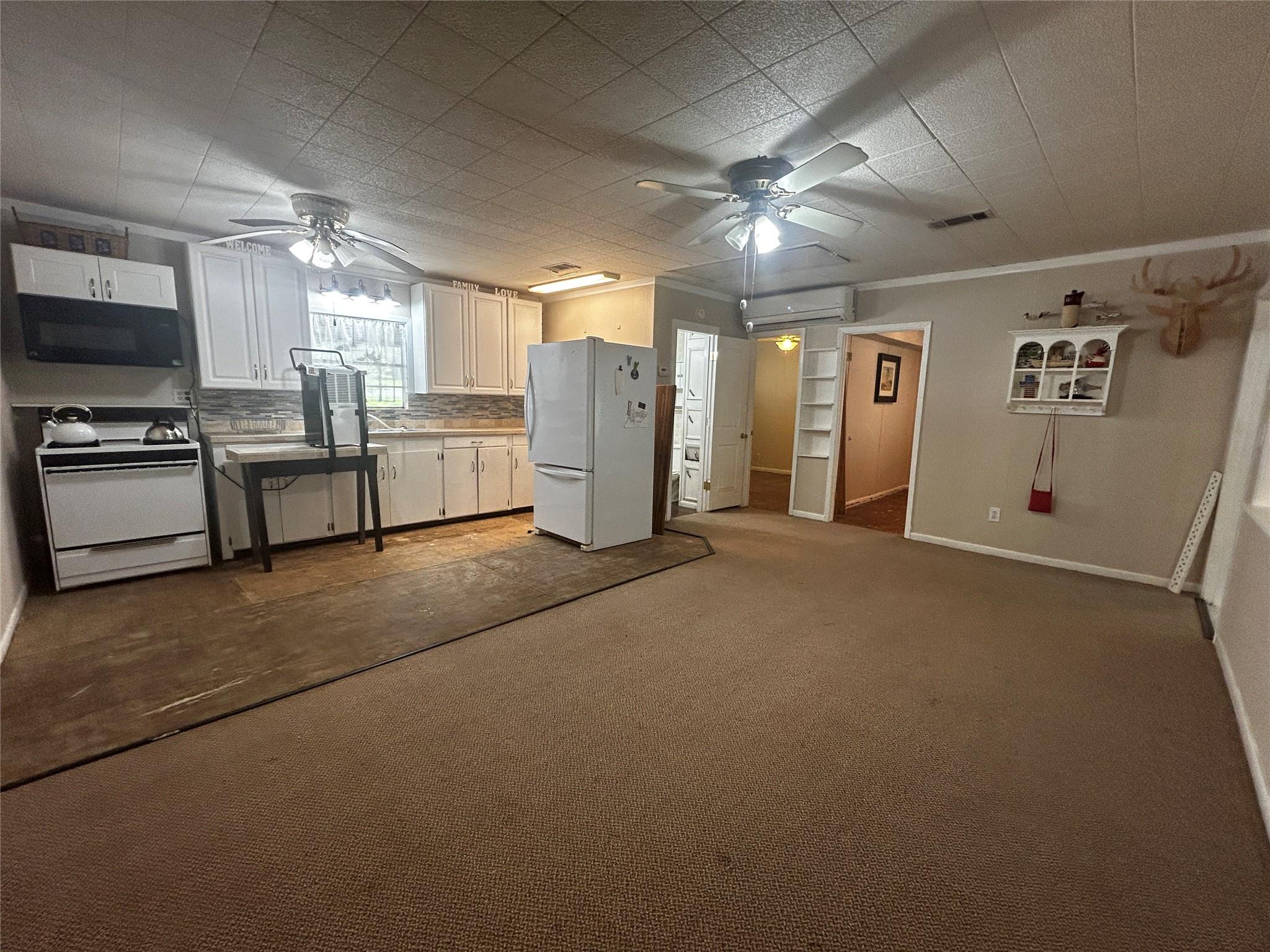 381 Lakeshore Drive