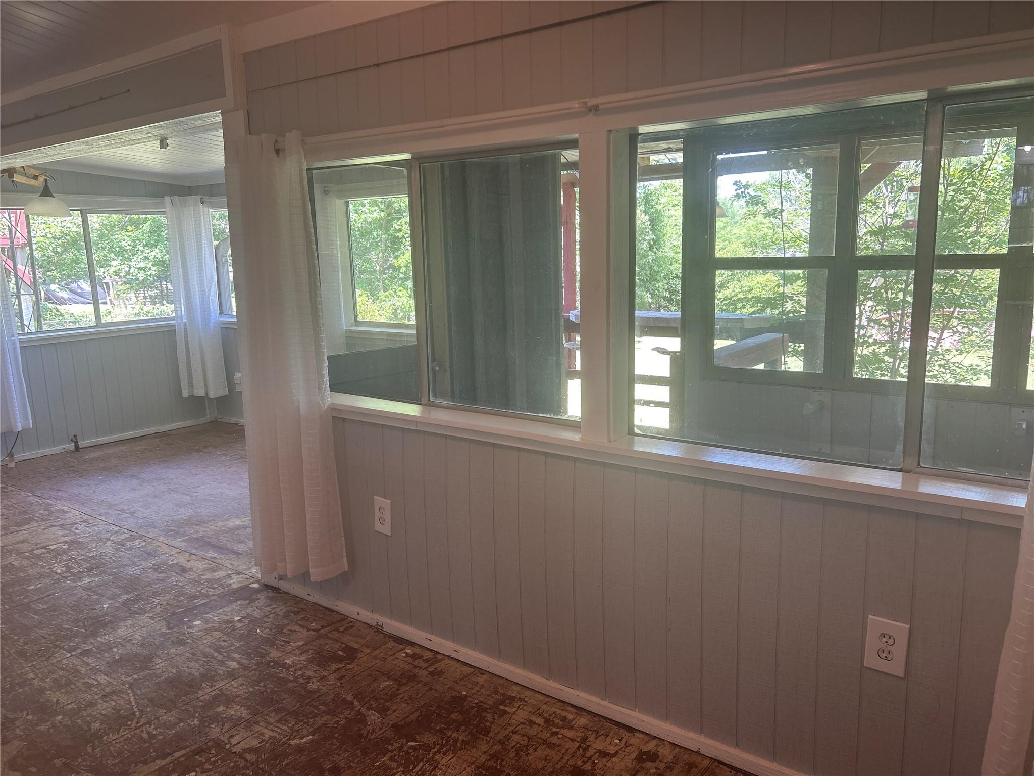 381 Lakeshore Drive