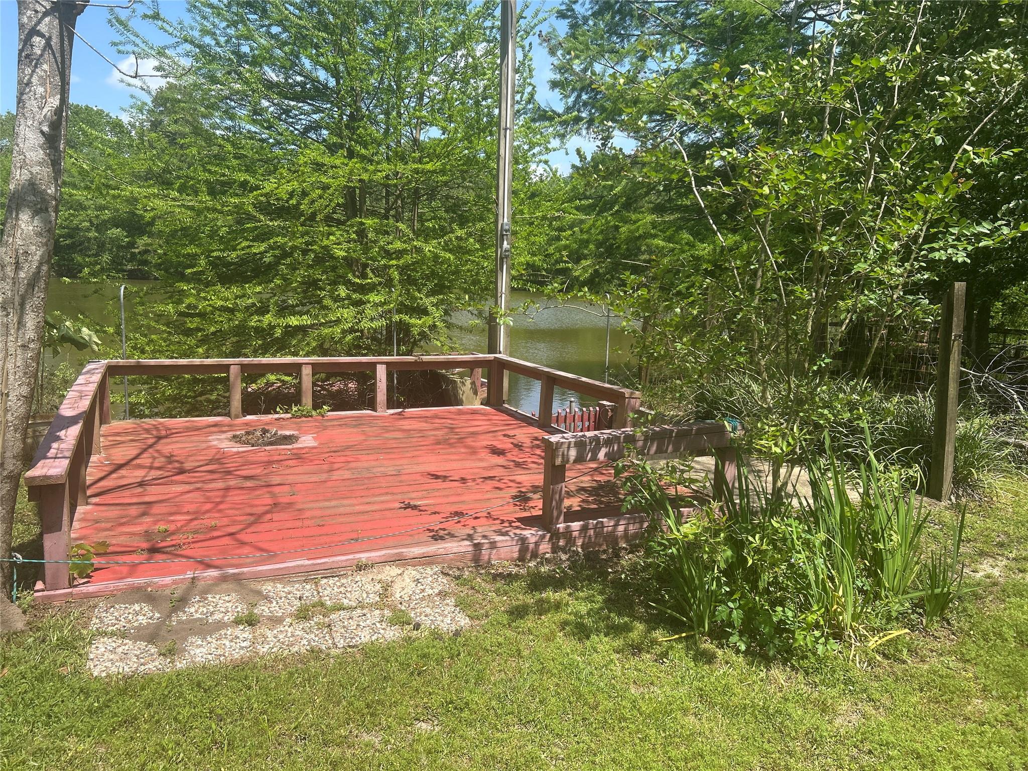 381 Lakeshore Drive