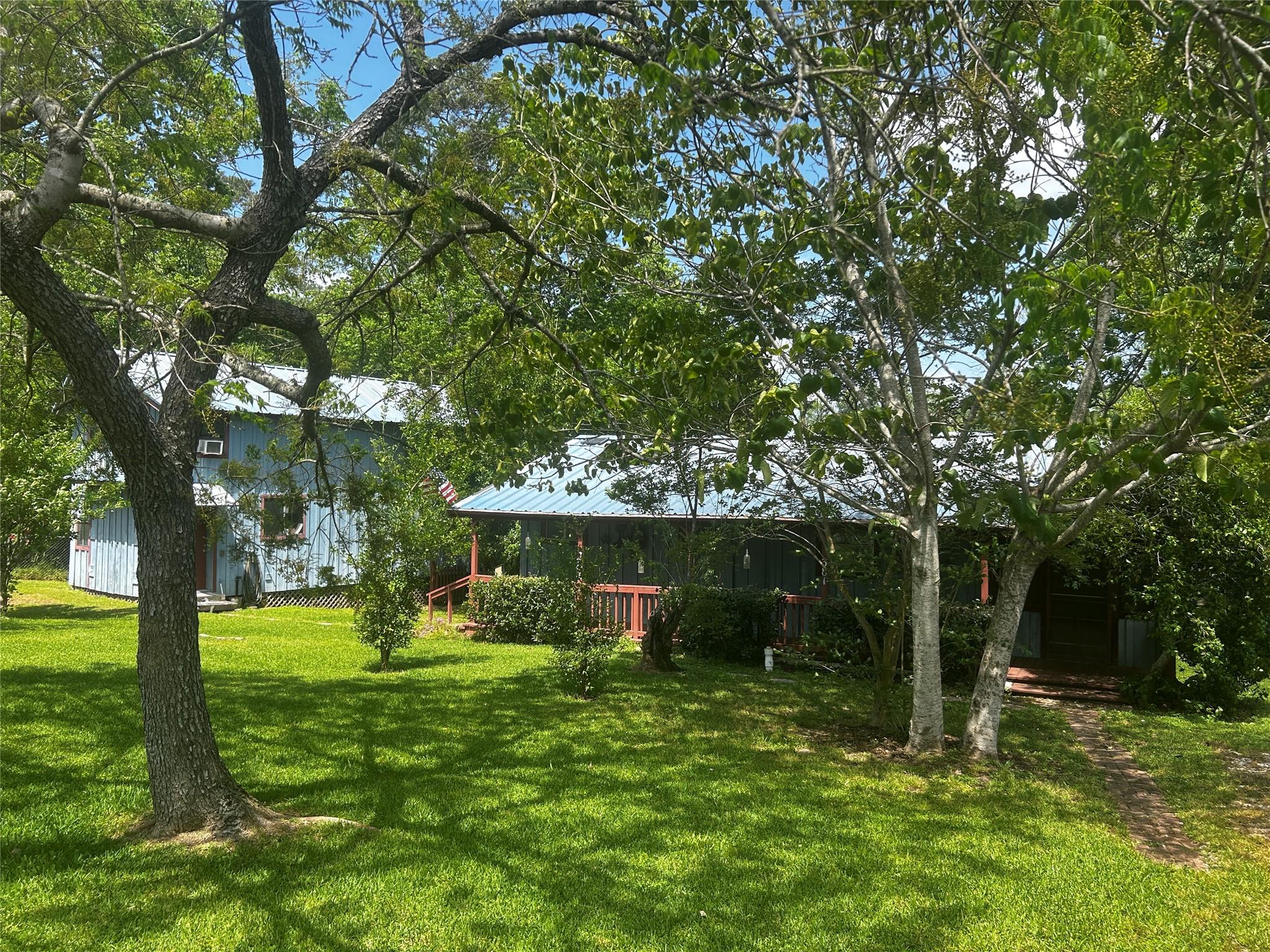 381 Lakeshore Drive