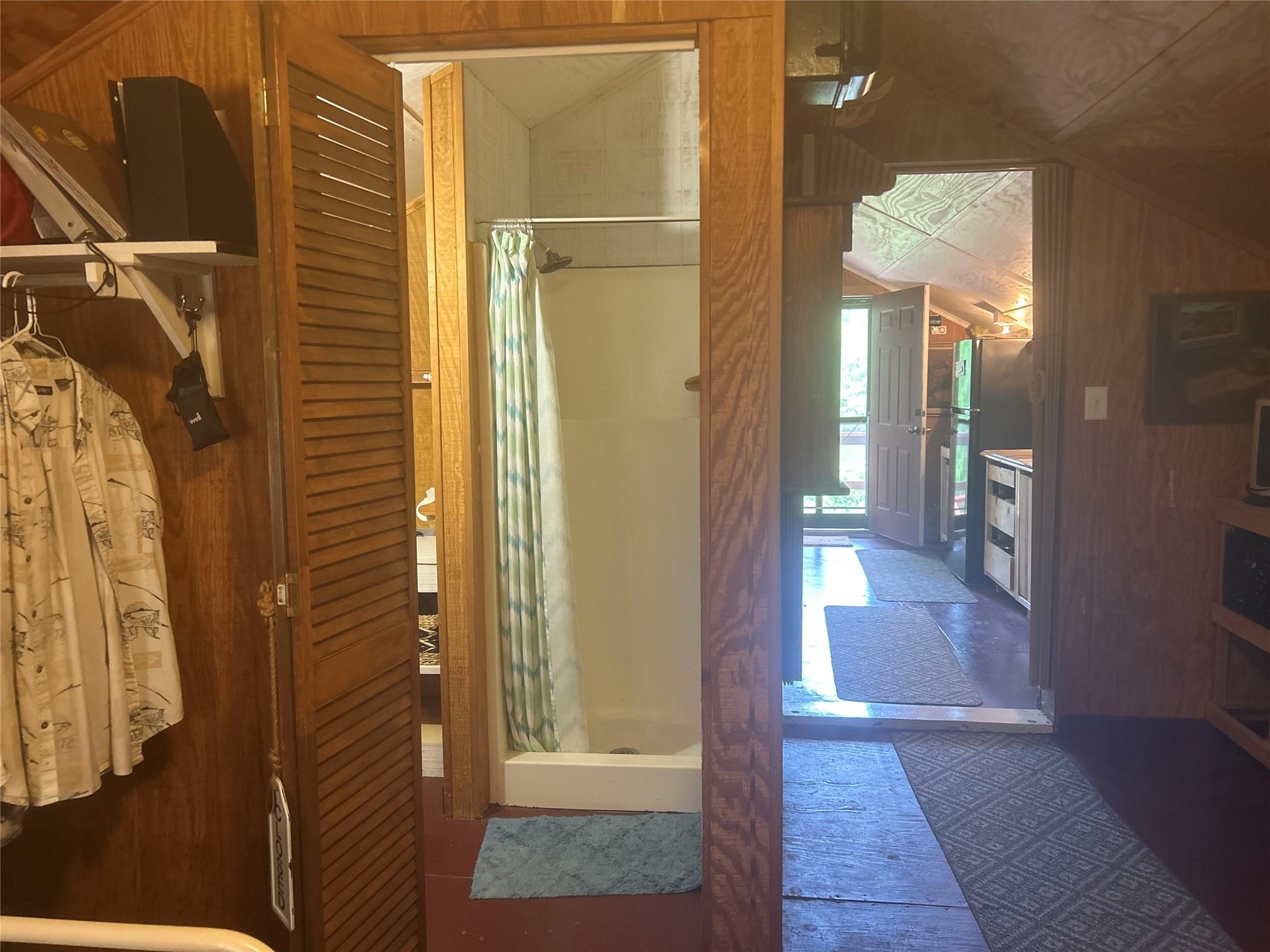 381 Lakeshore Drive
