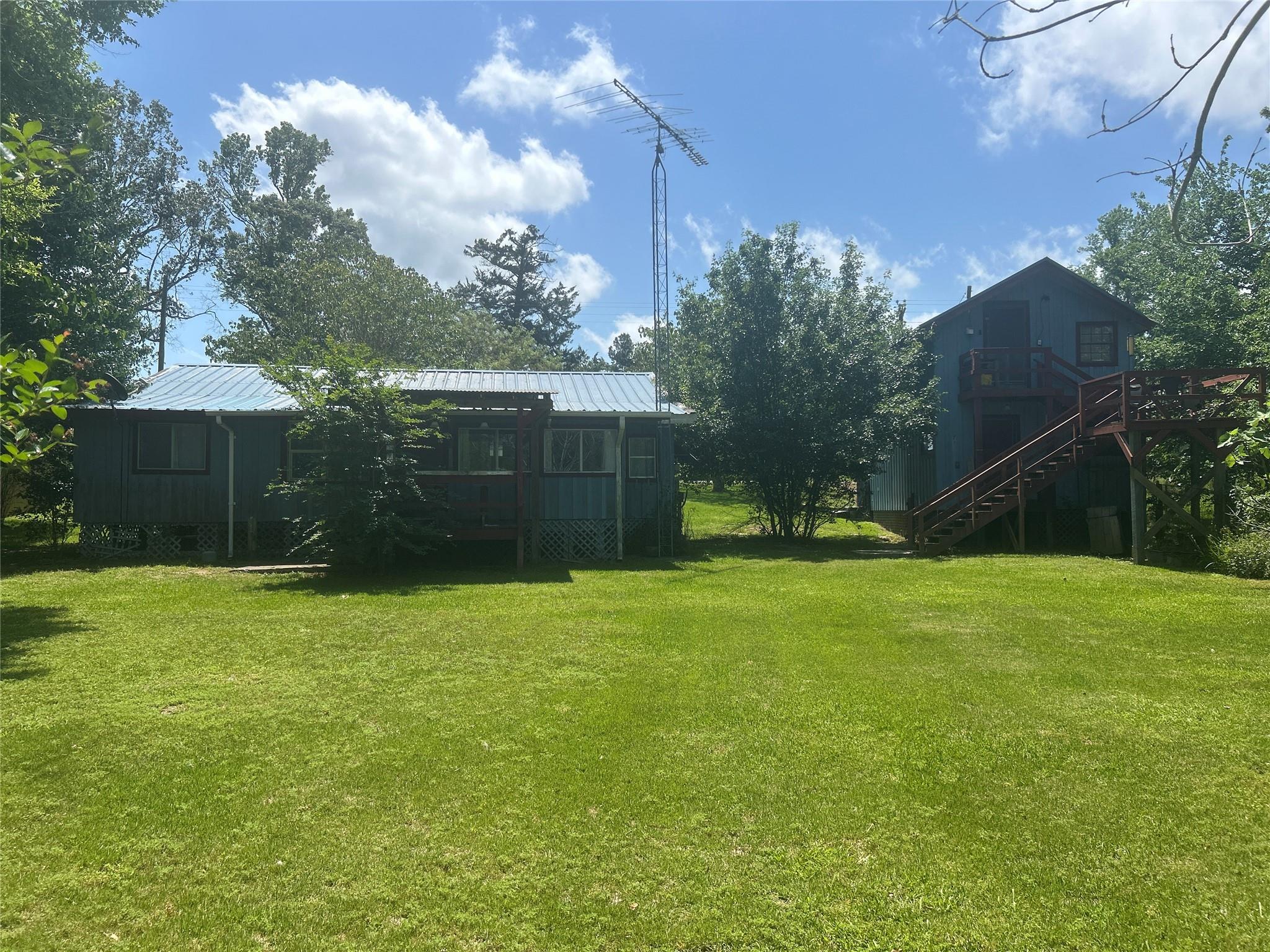 381 Lakeshore Drive