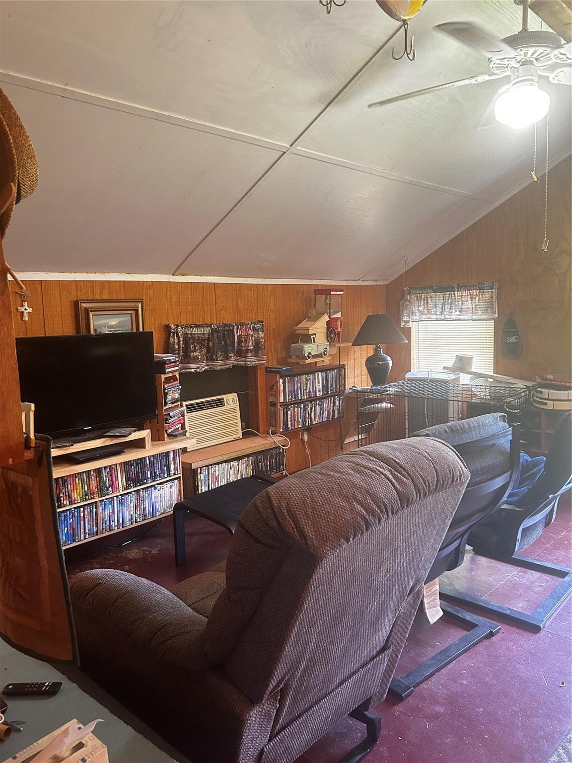 381 Lakeshore Drive