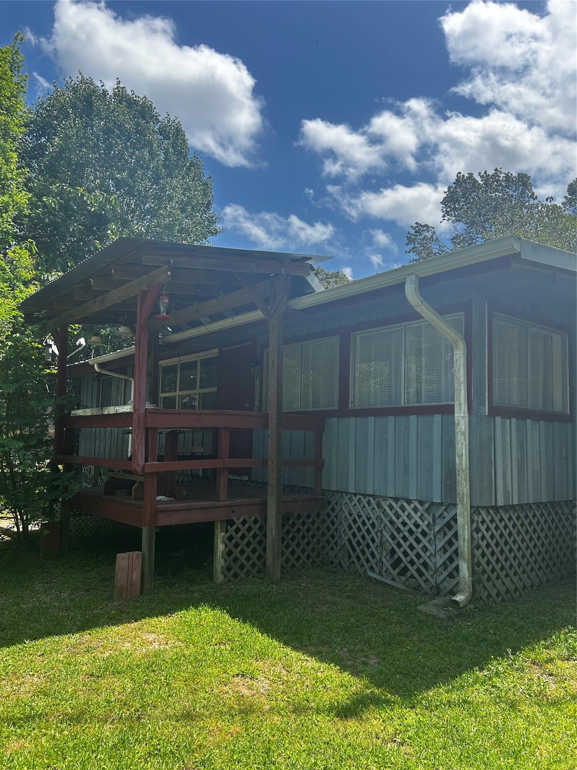 381 Lakeshore Drive