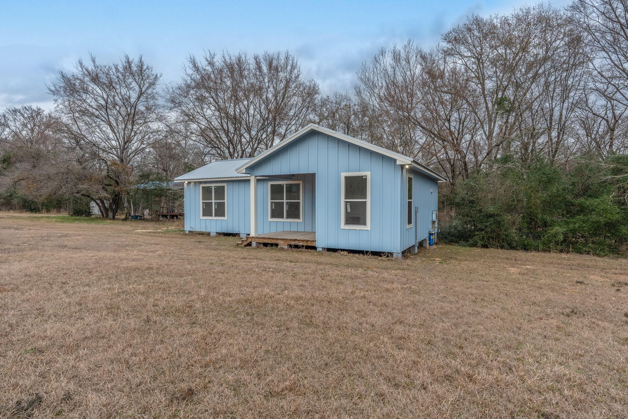 2077 County Road 408