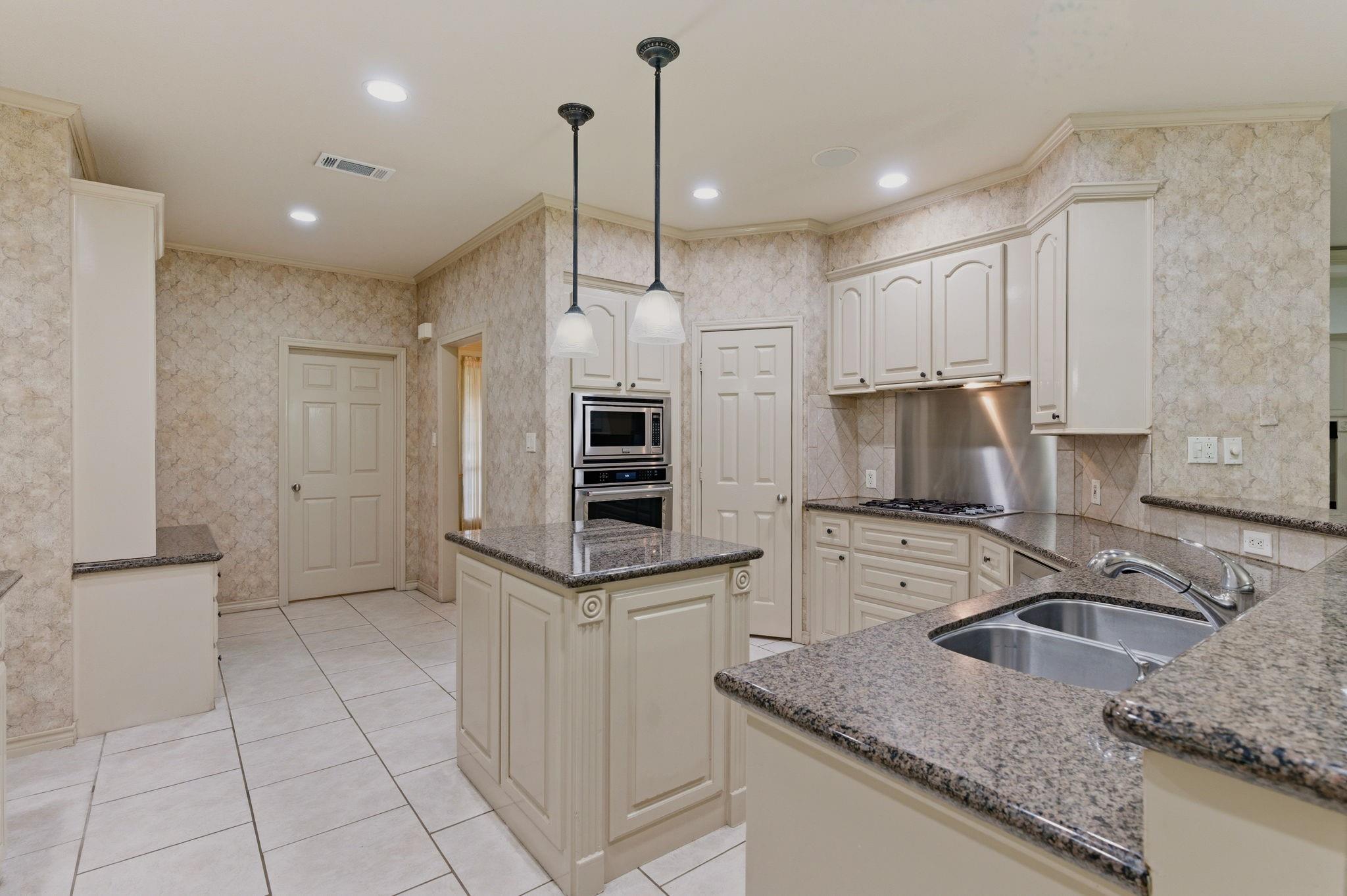 89 La Mirada Drive