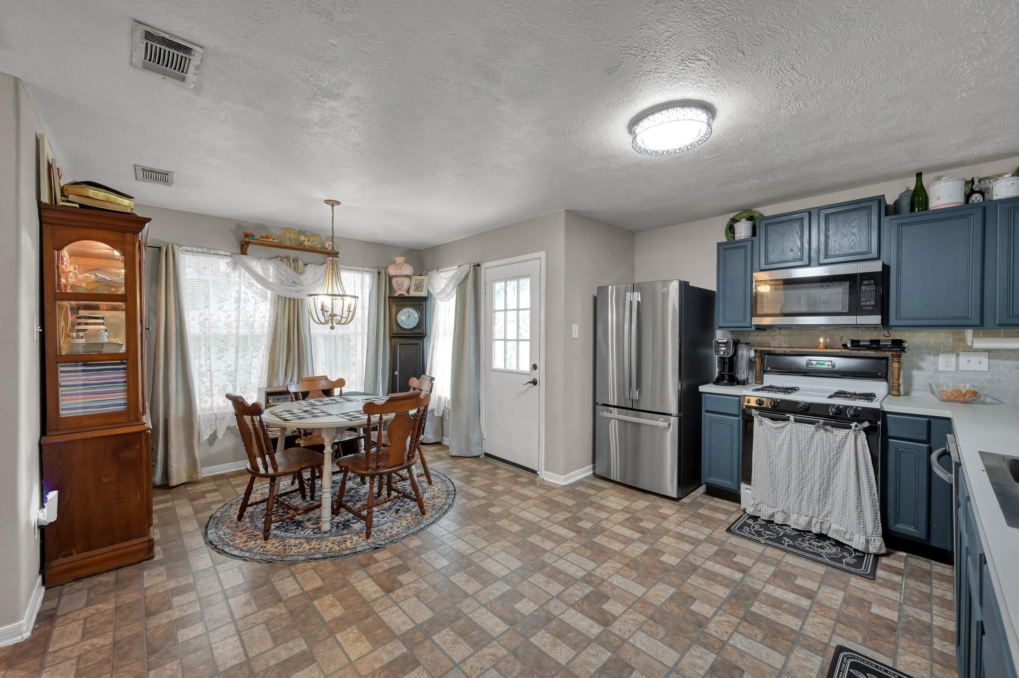 19814 Shores Edge Drive