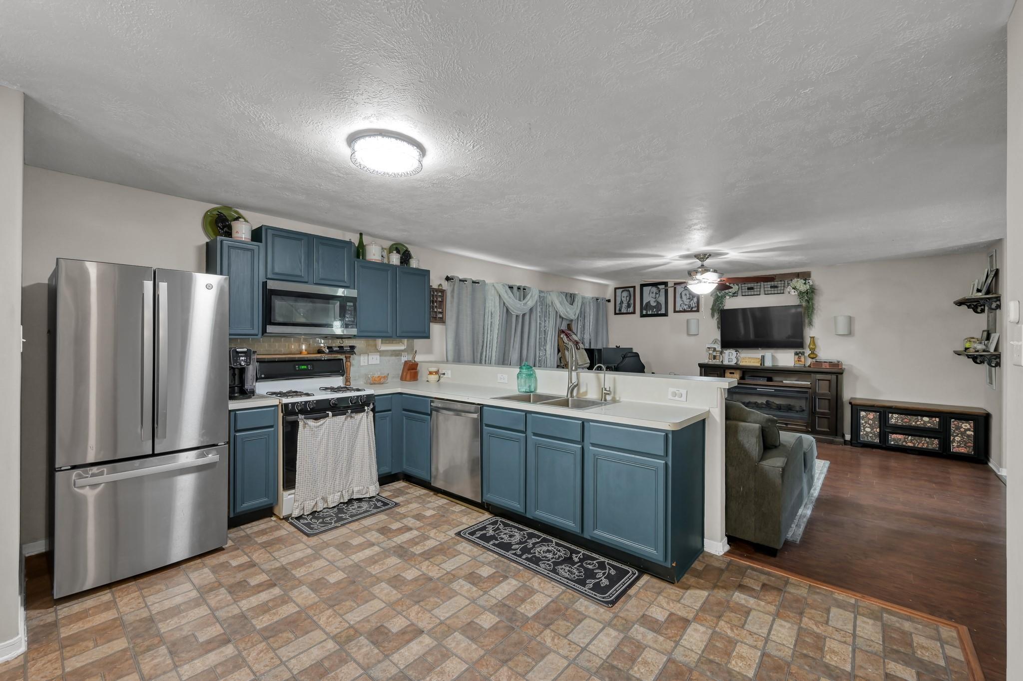 19814 Shores Edge Drive