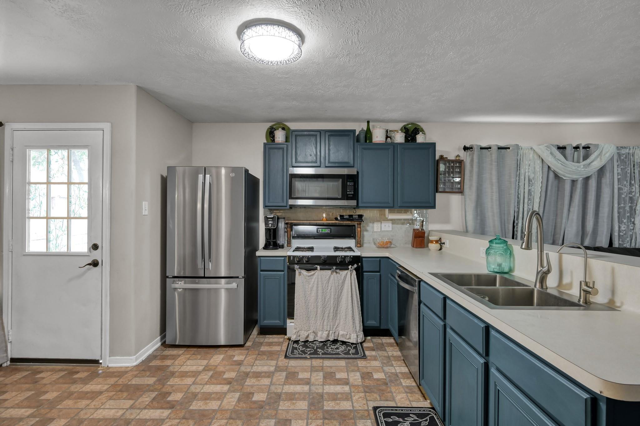 19814 Shores Edge Drive