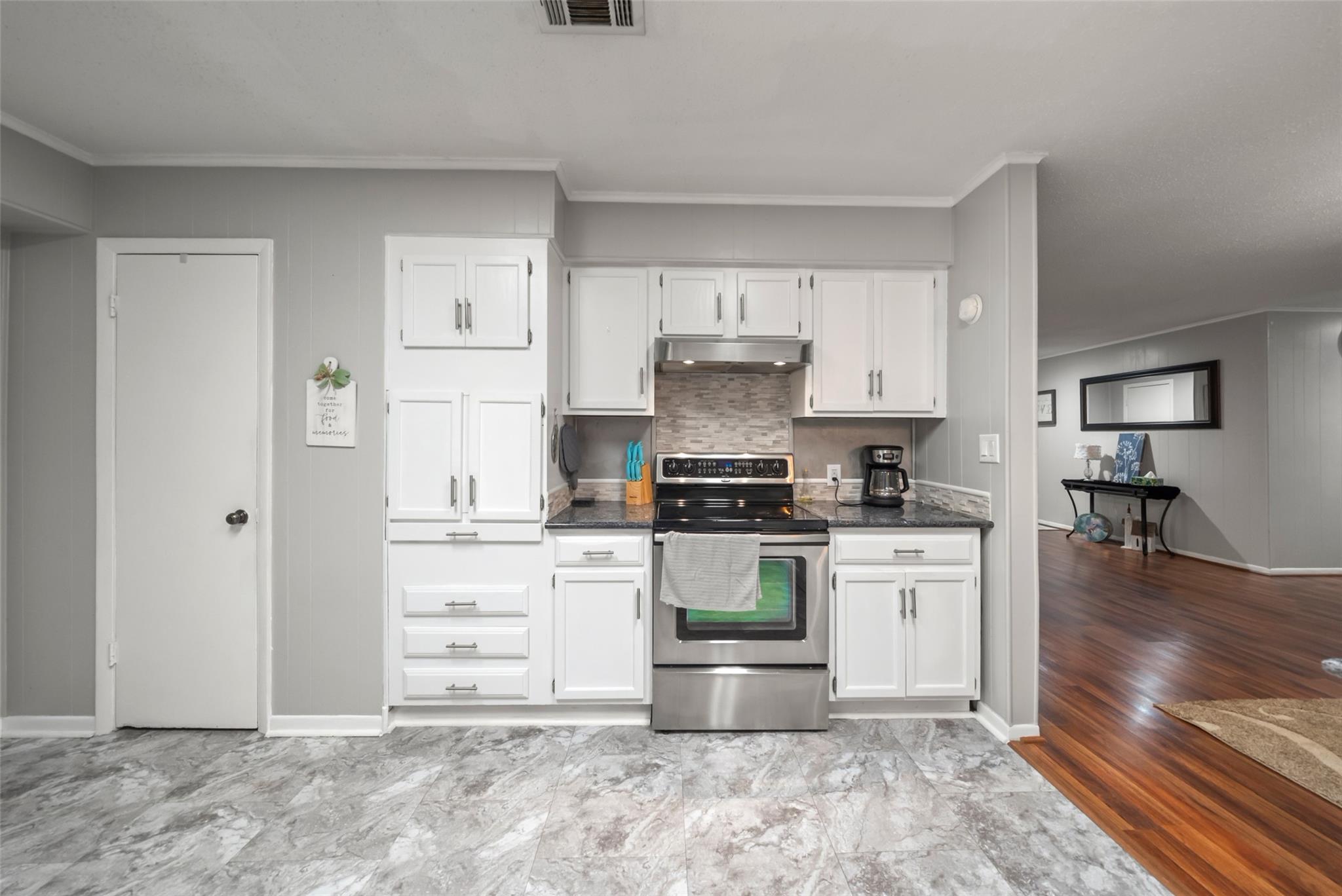 28599 Bunting Road, Waller