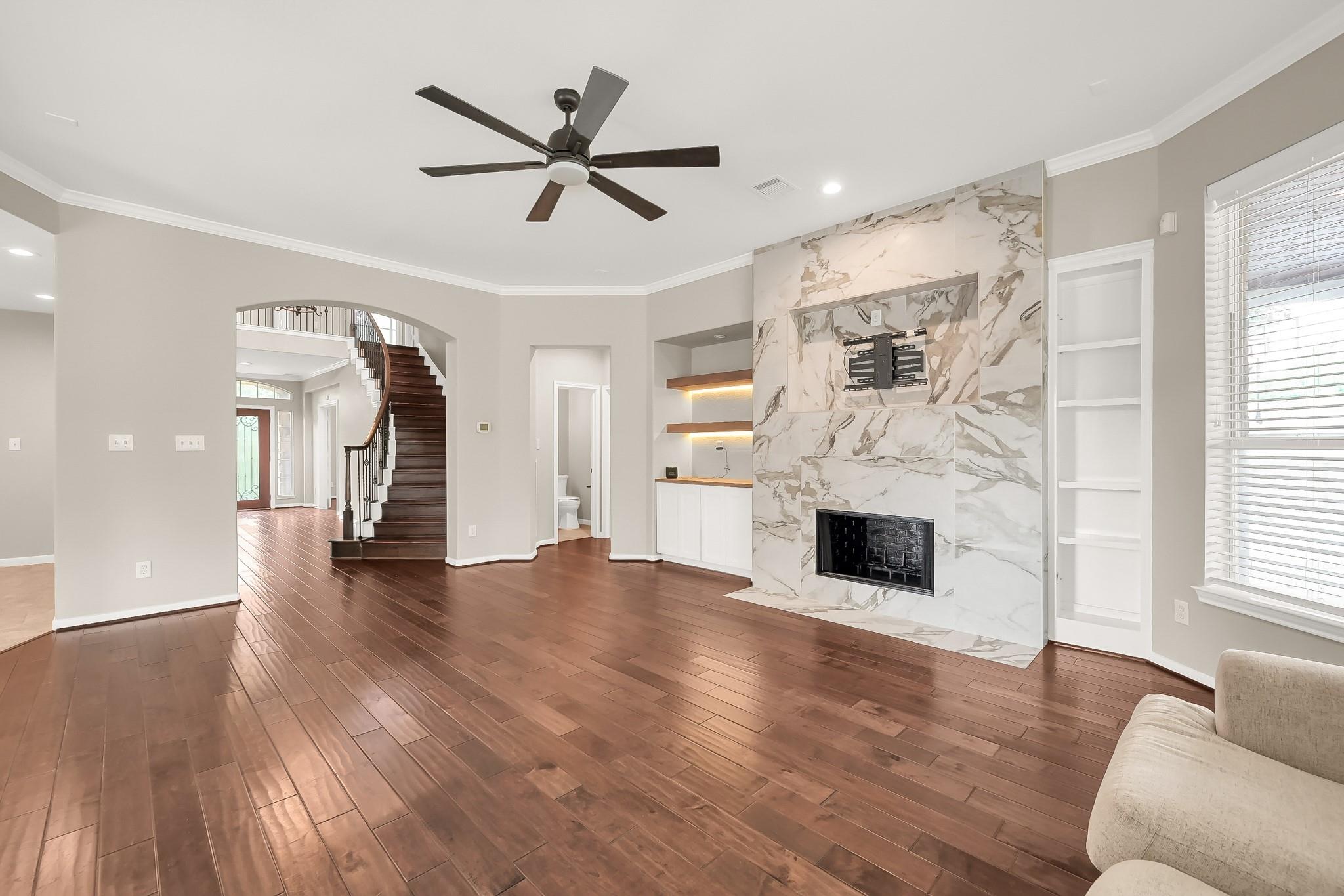 2425 W Bramlet Drive, Conroe