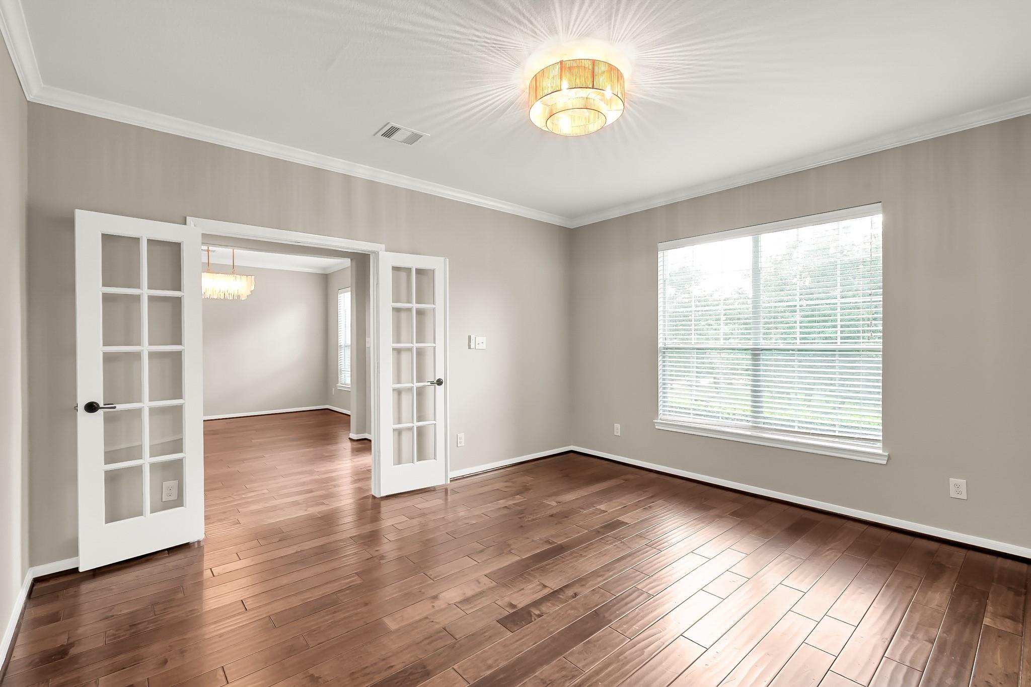 2425 W Bramlet Drive, Conroe