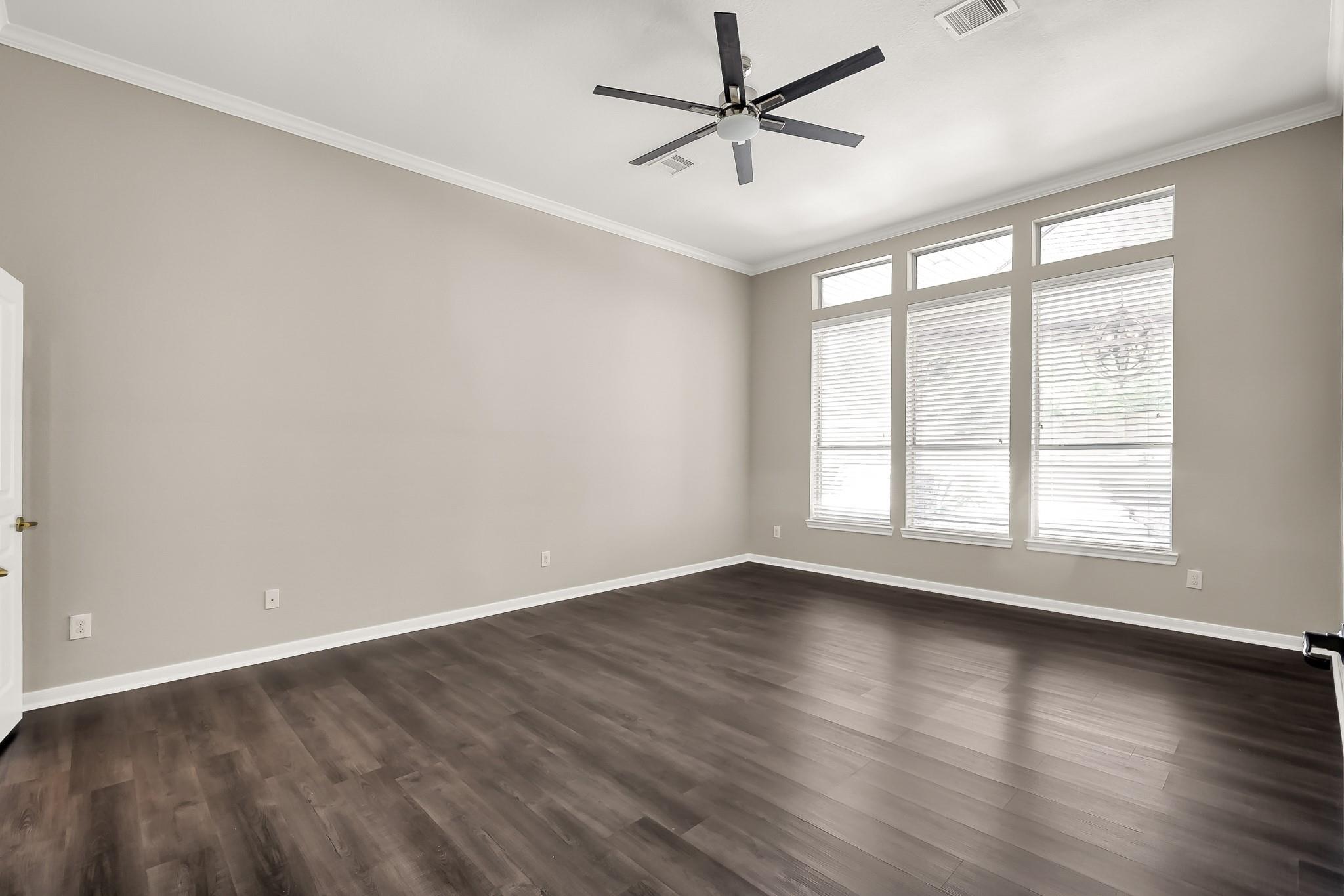 2425 W Bramlet Drive, Conroe