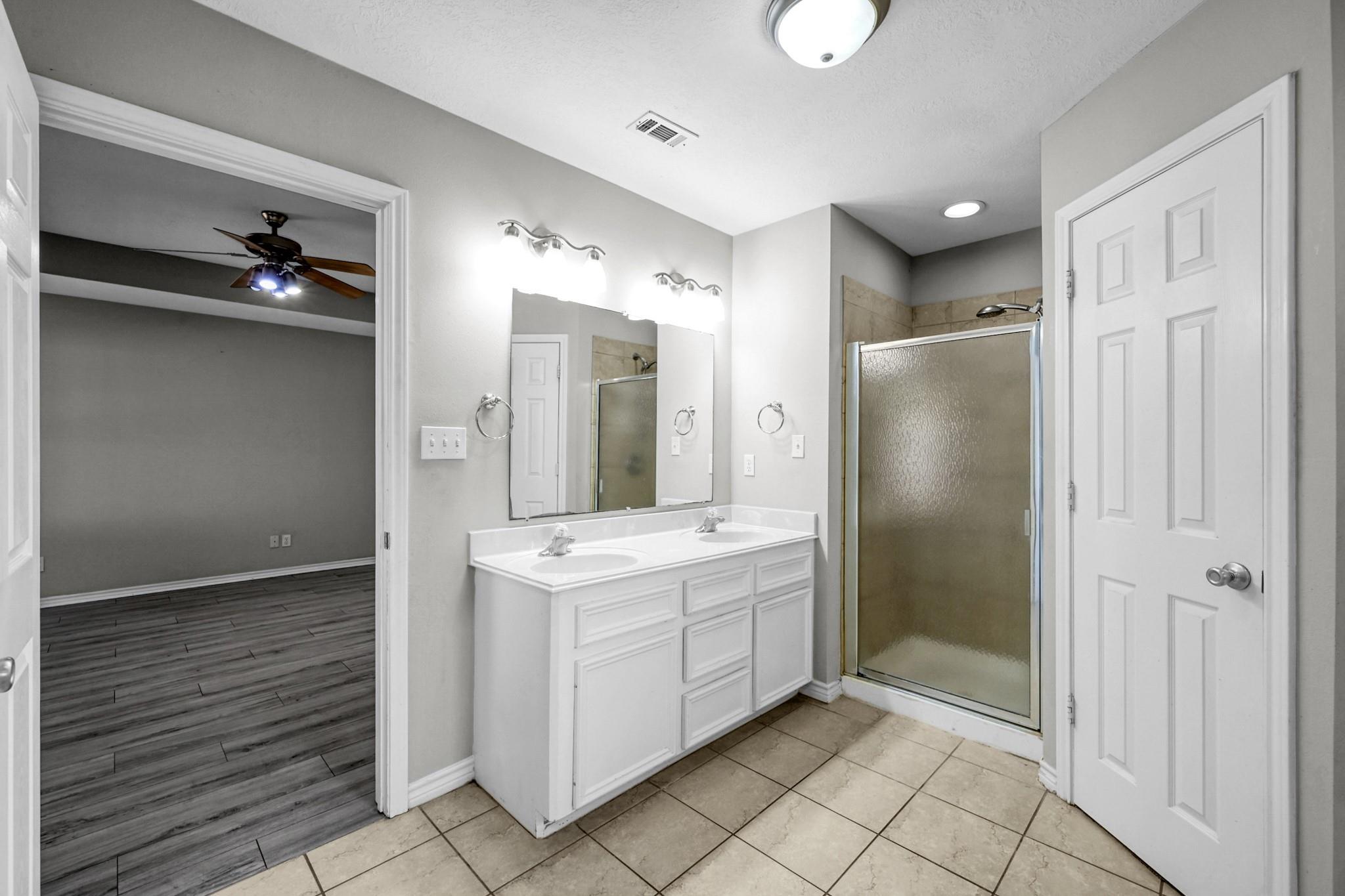 121 Clear Water Street W