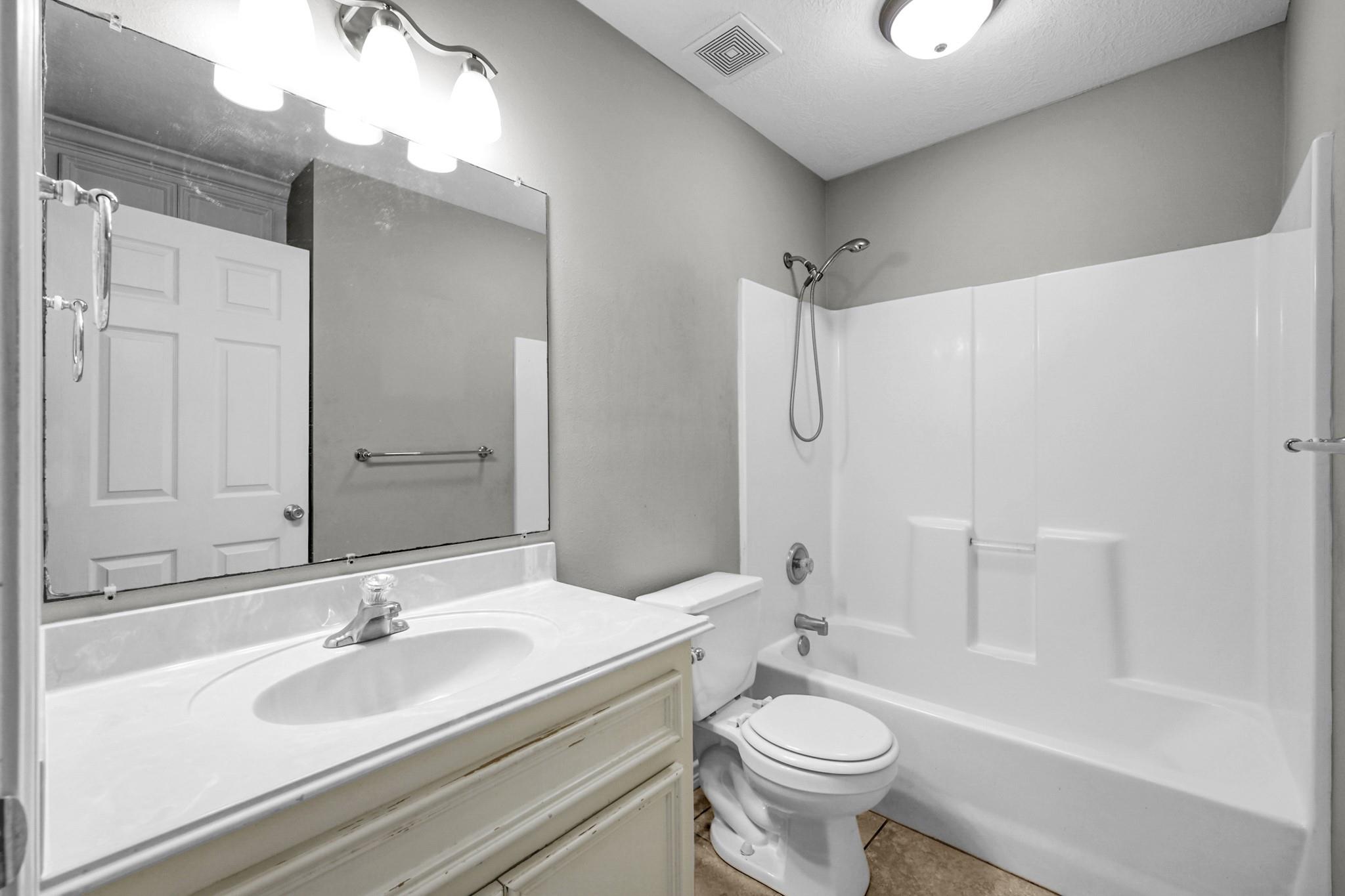 121 Clear Water Street W