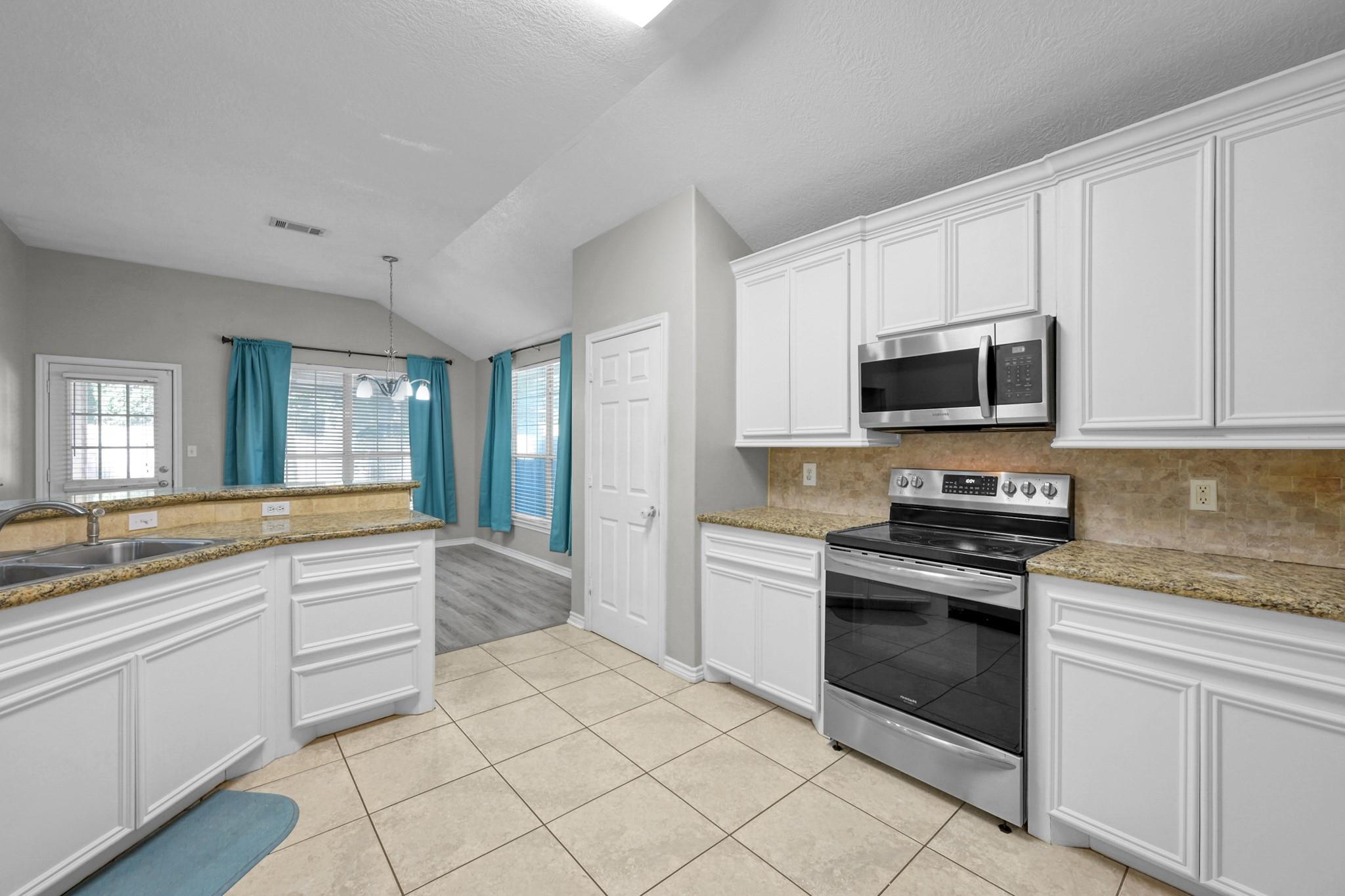 121 Clear Water Street W