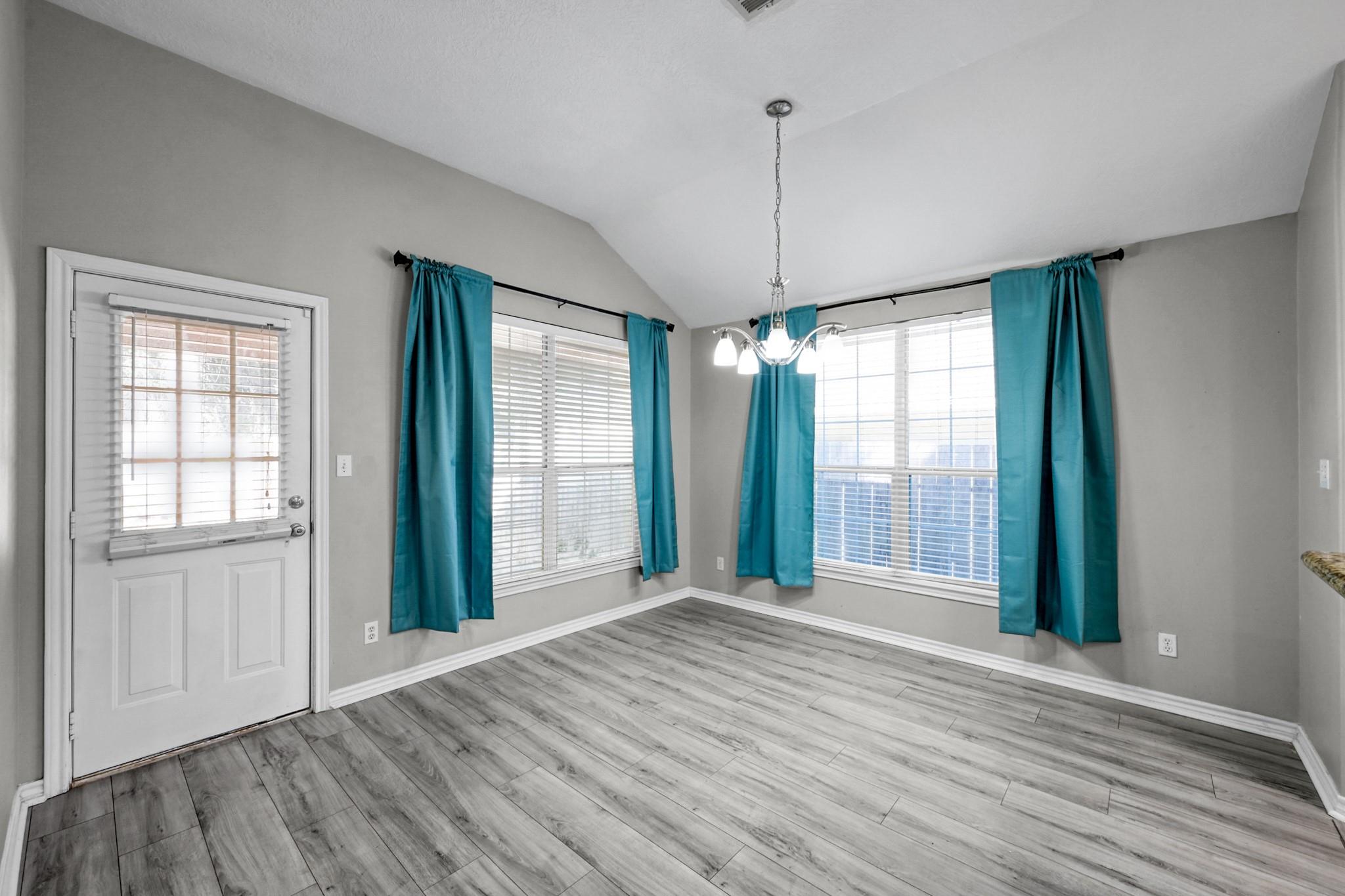 121 Clear Water Street W