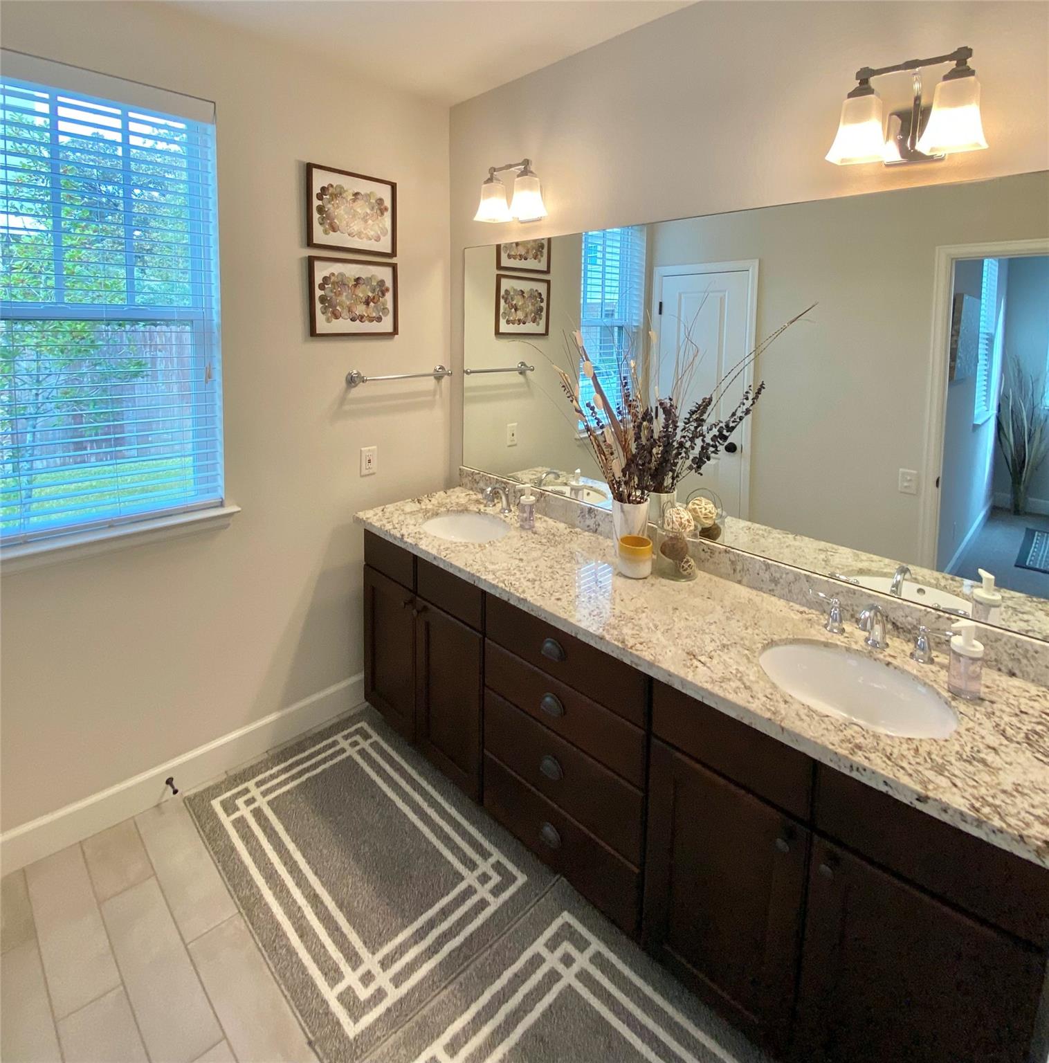 25110 Glen Loch
