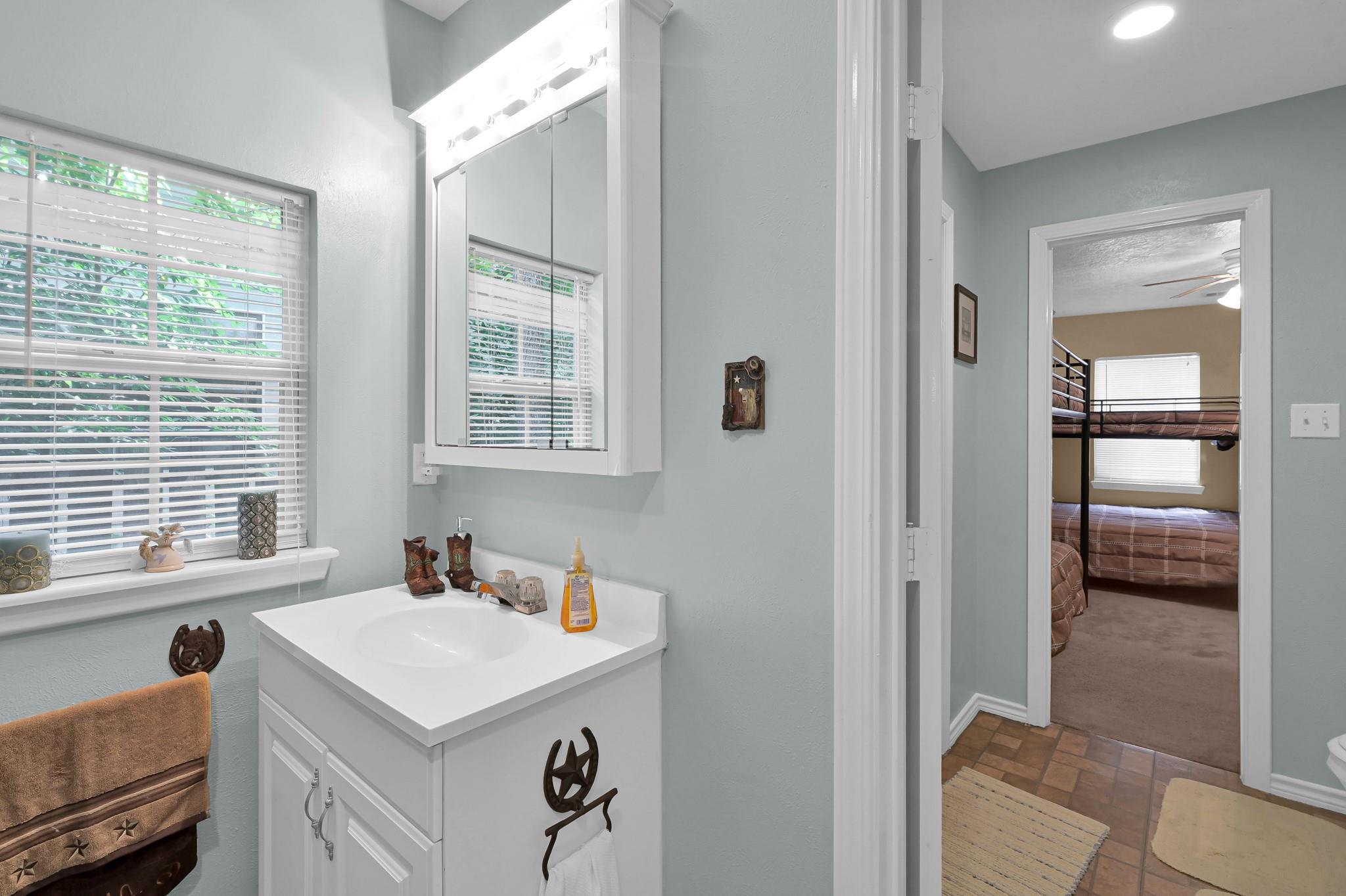 10301 Dogwood Loop