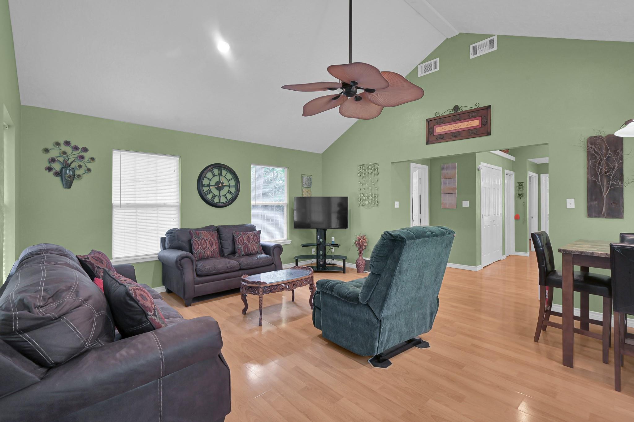 10301 Dogwood Loop