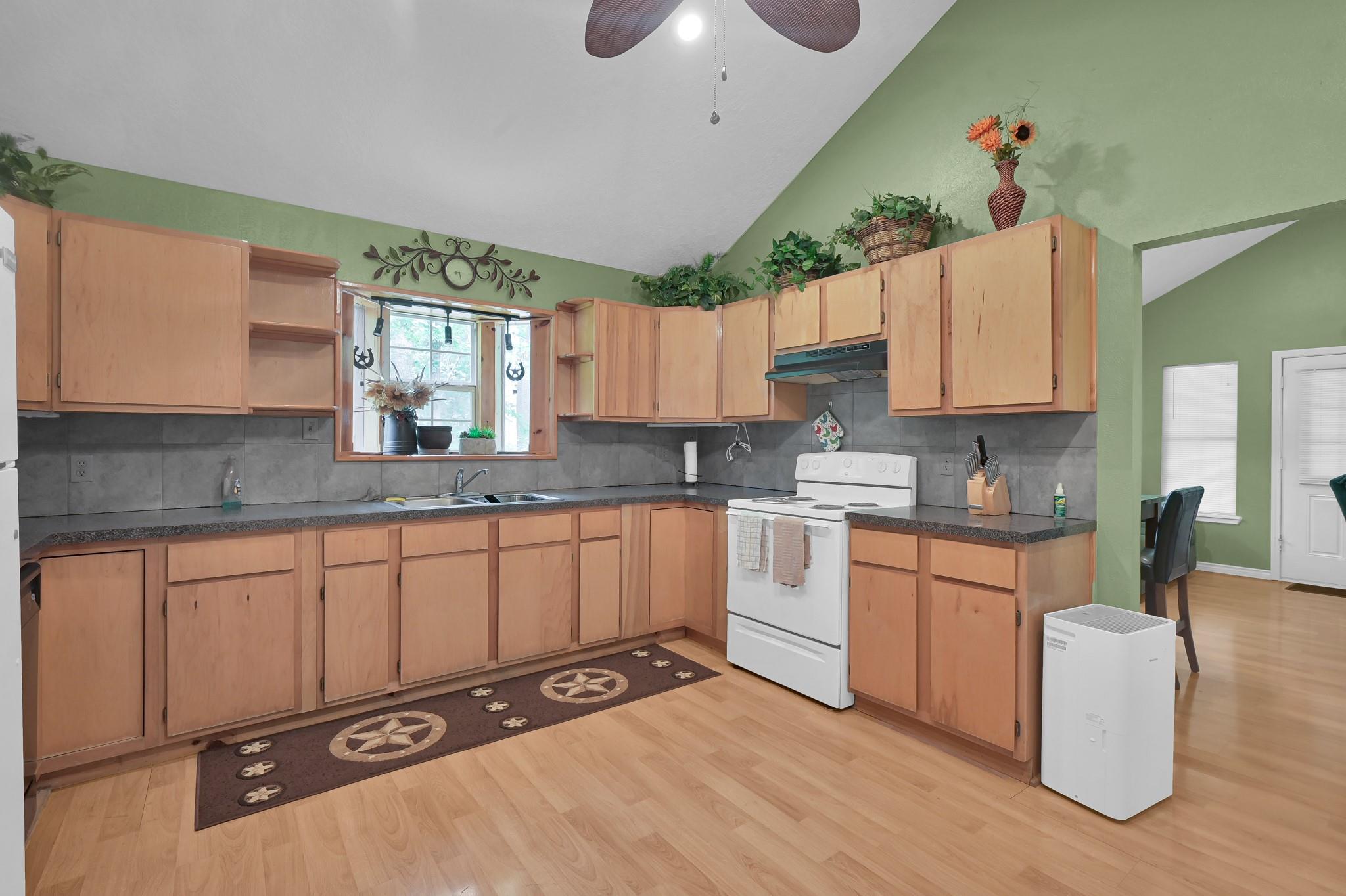 10301 Dogwood Loop