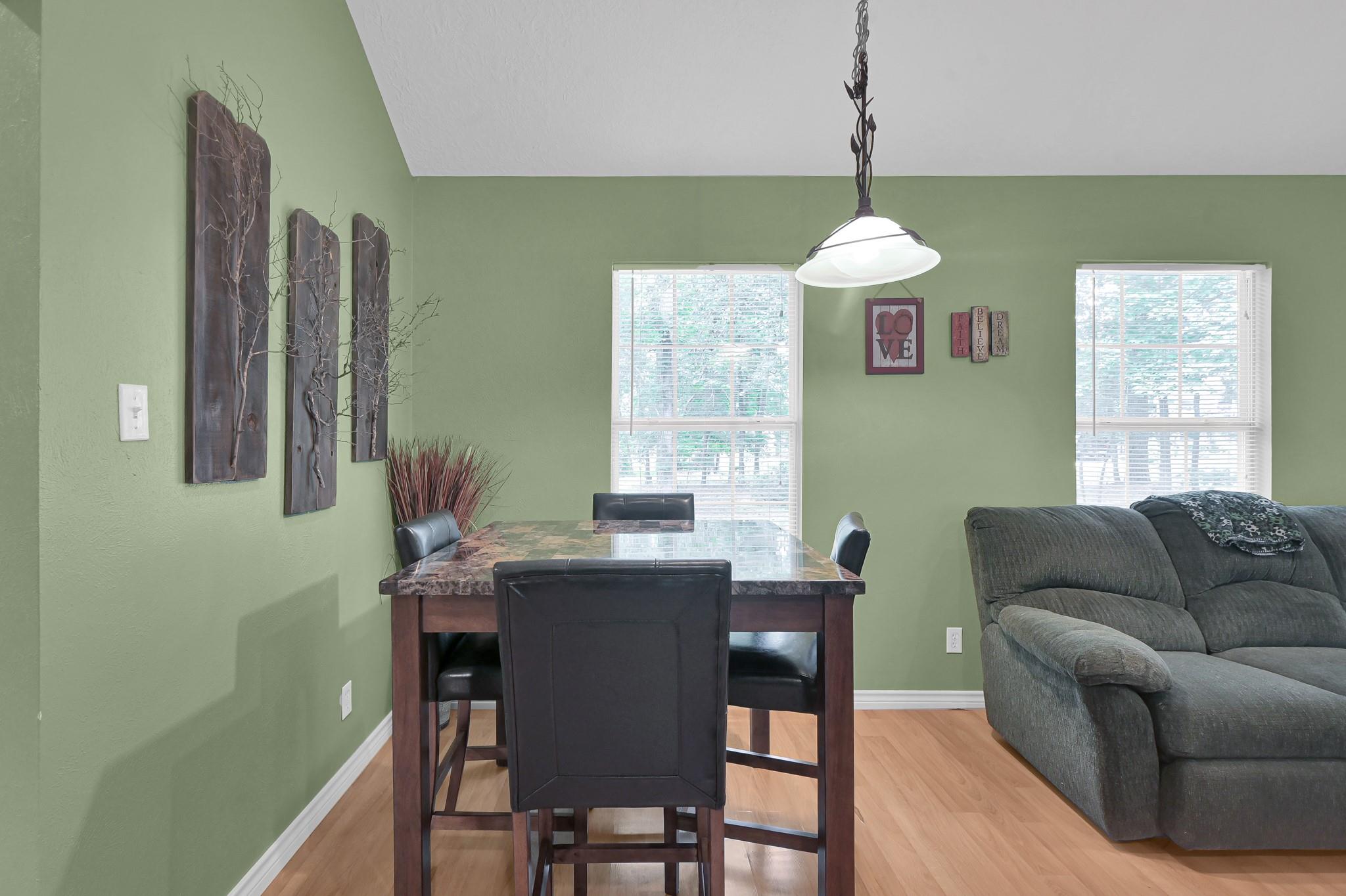 10301 Dogwood Loop