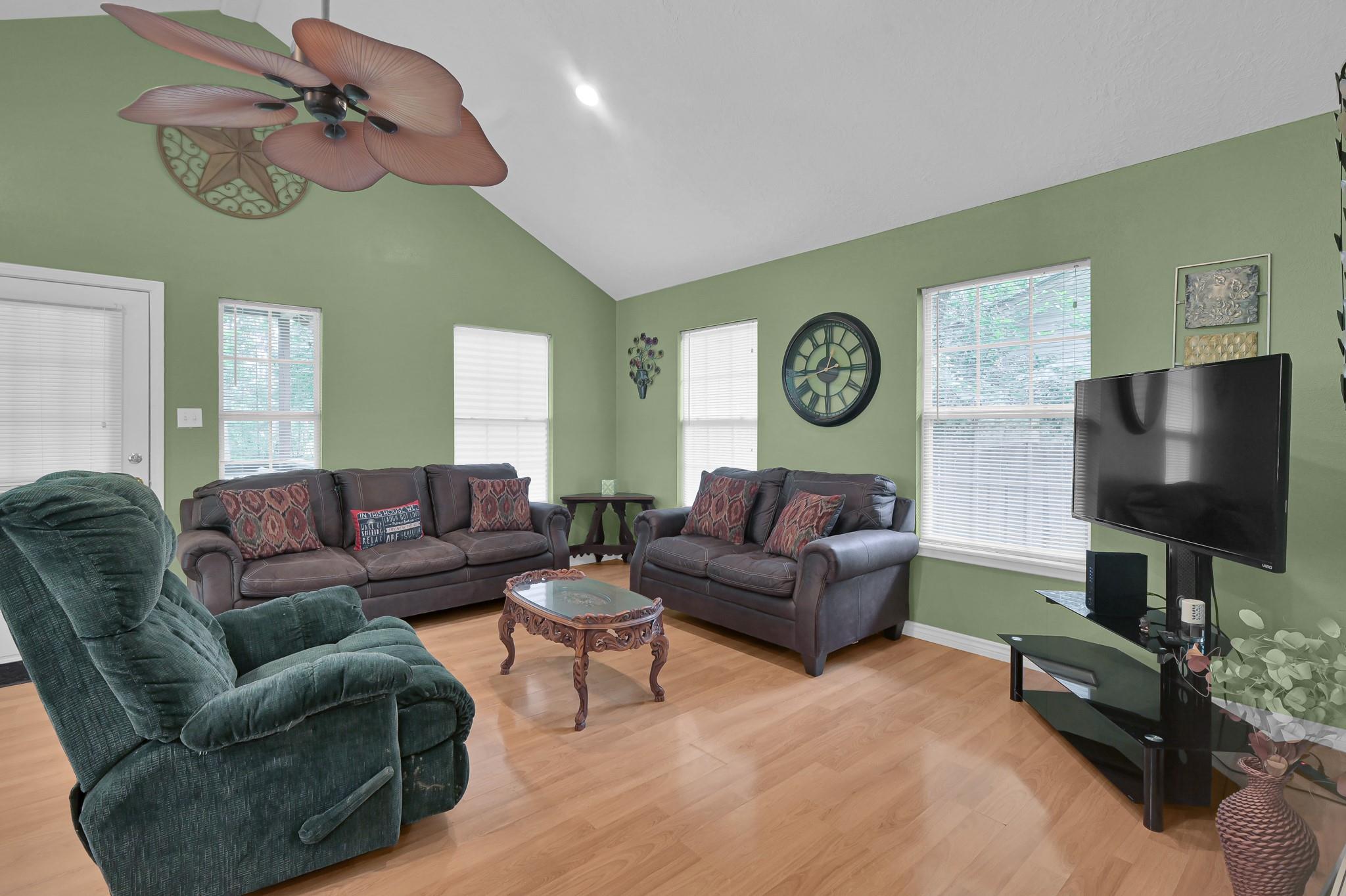 10301 Dogwood Loop