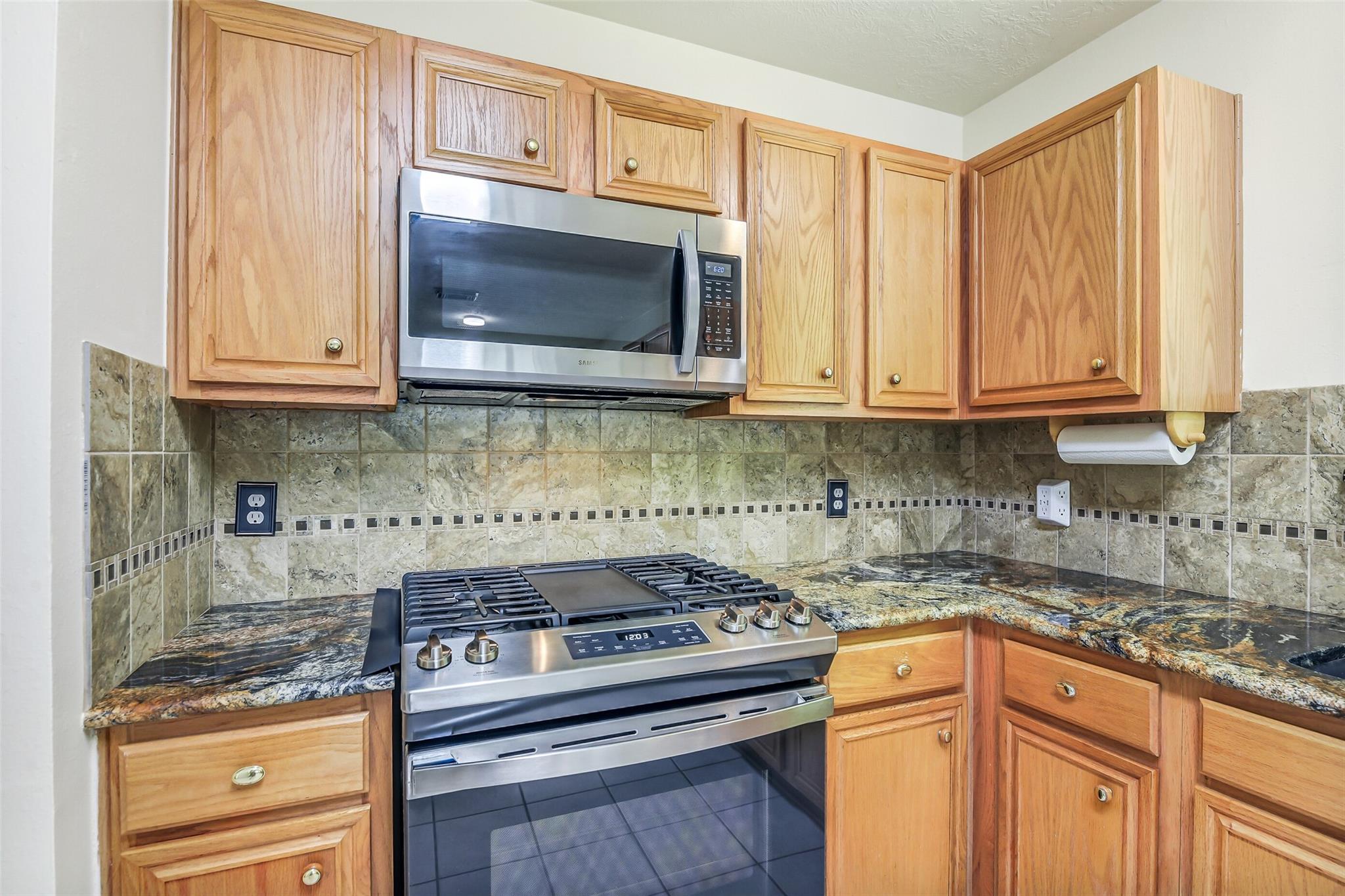 6806 Woodland Oaks