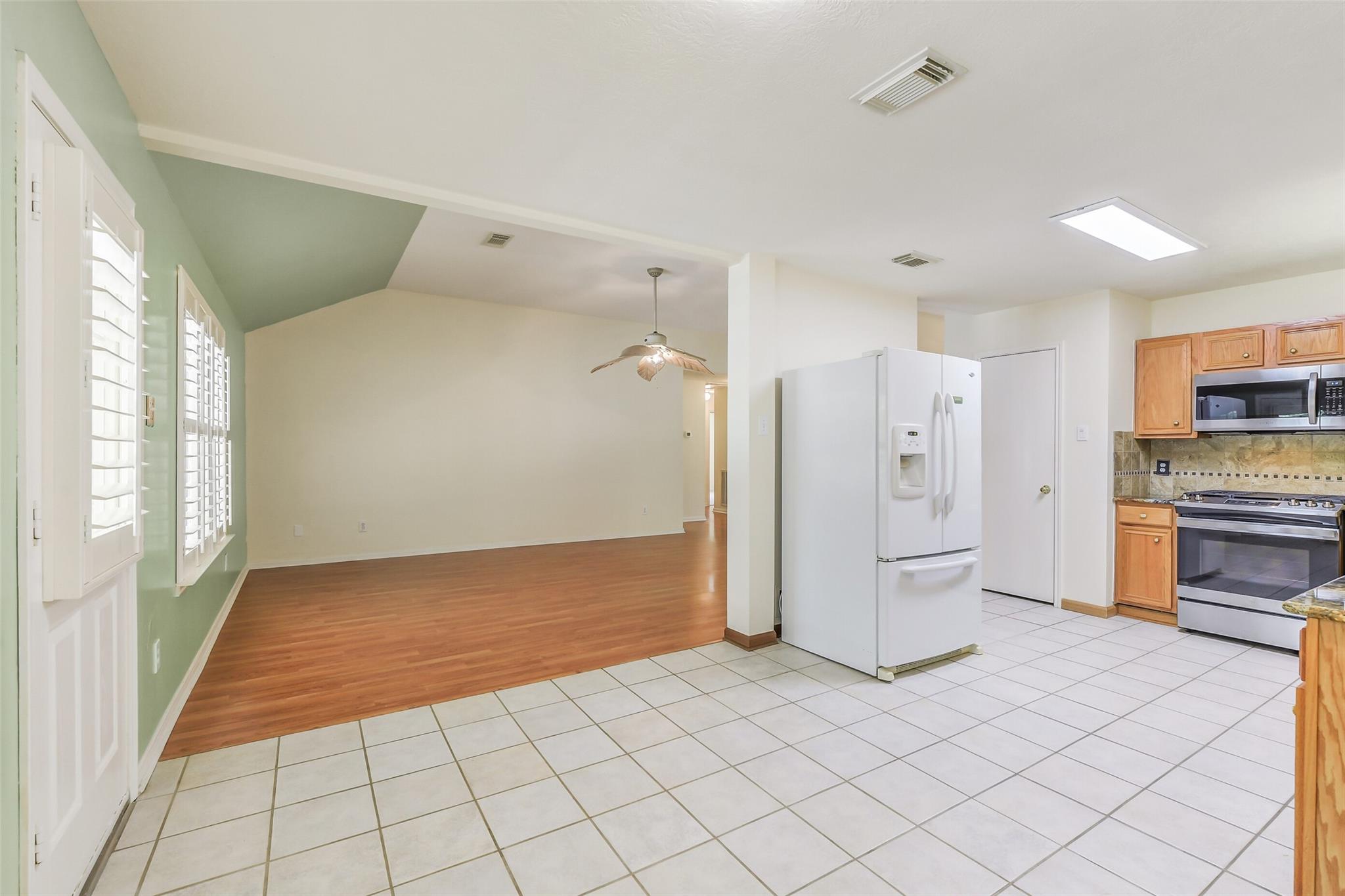 6806 Woodland Oaks