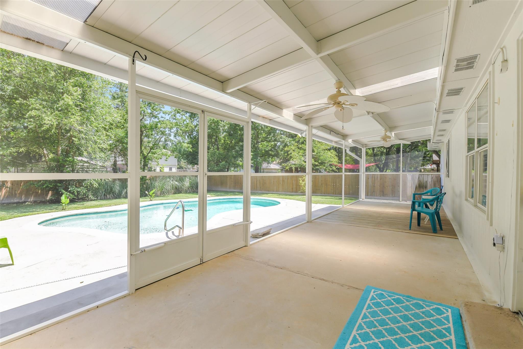 6806 Woodland Oaks