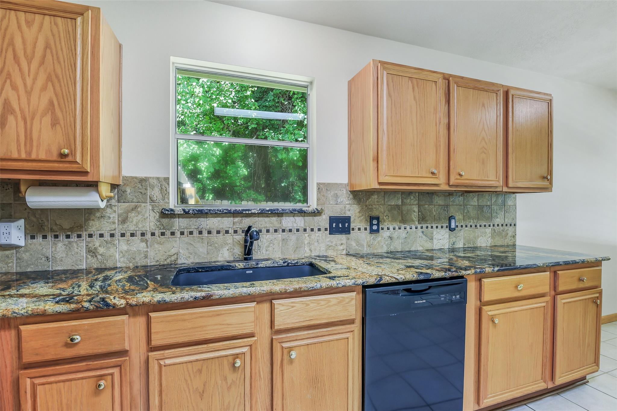 6806 Woodland Oaks