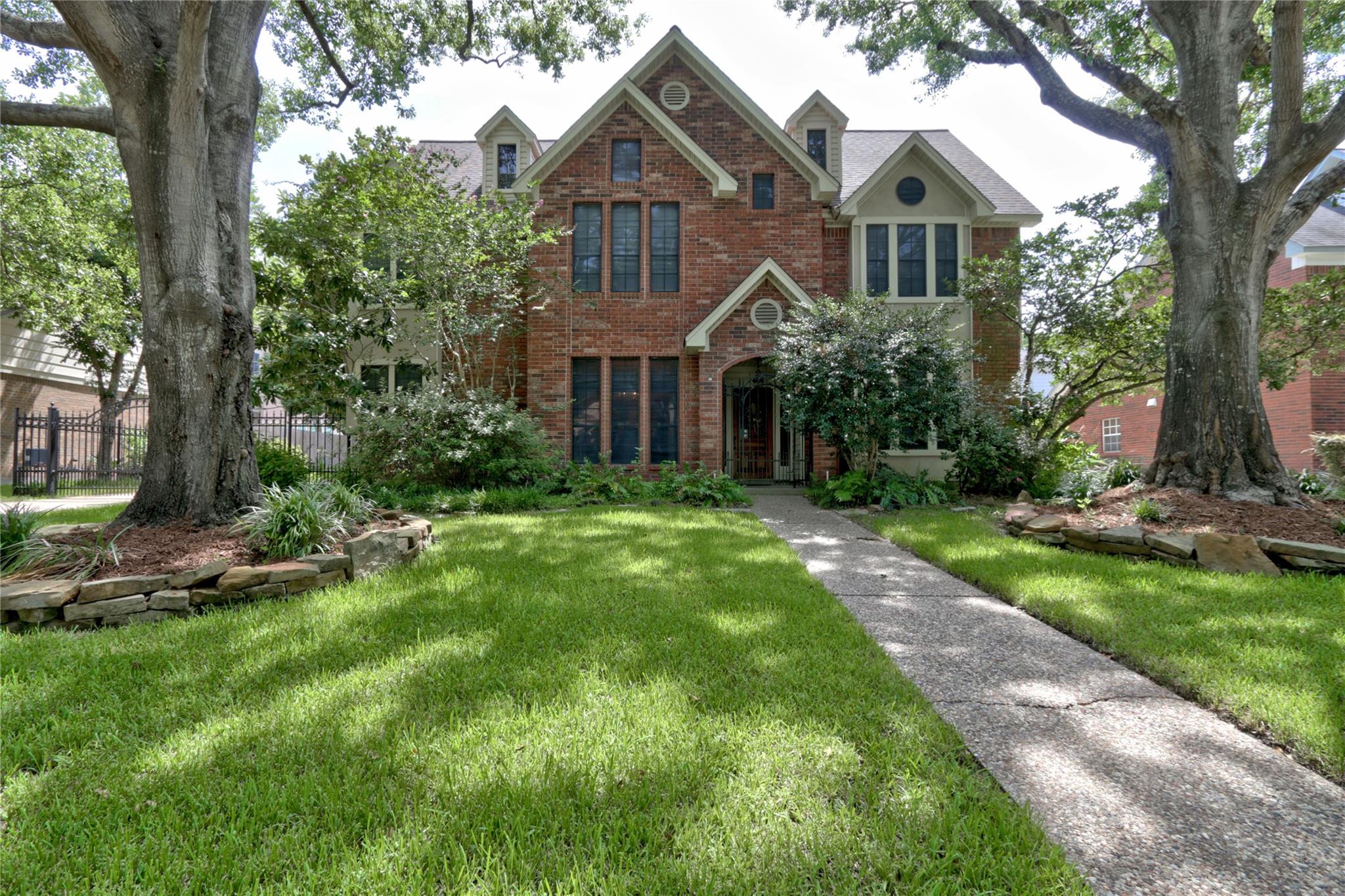 5010 Hastingwood Drive