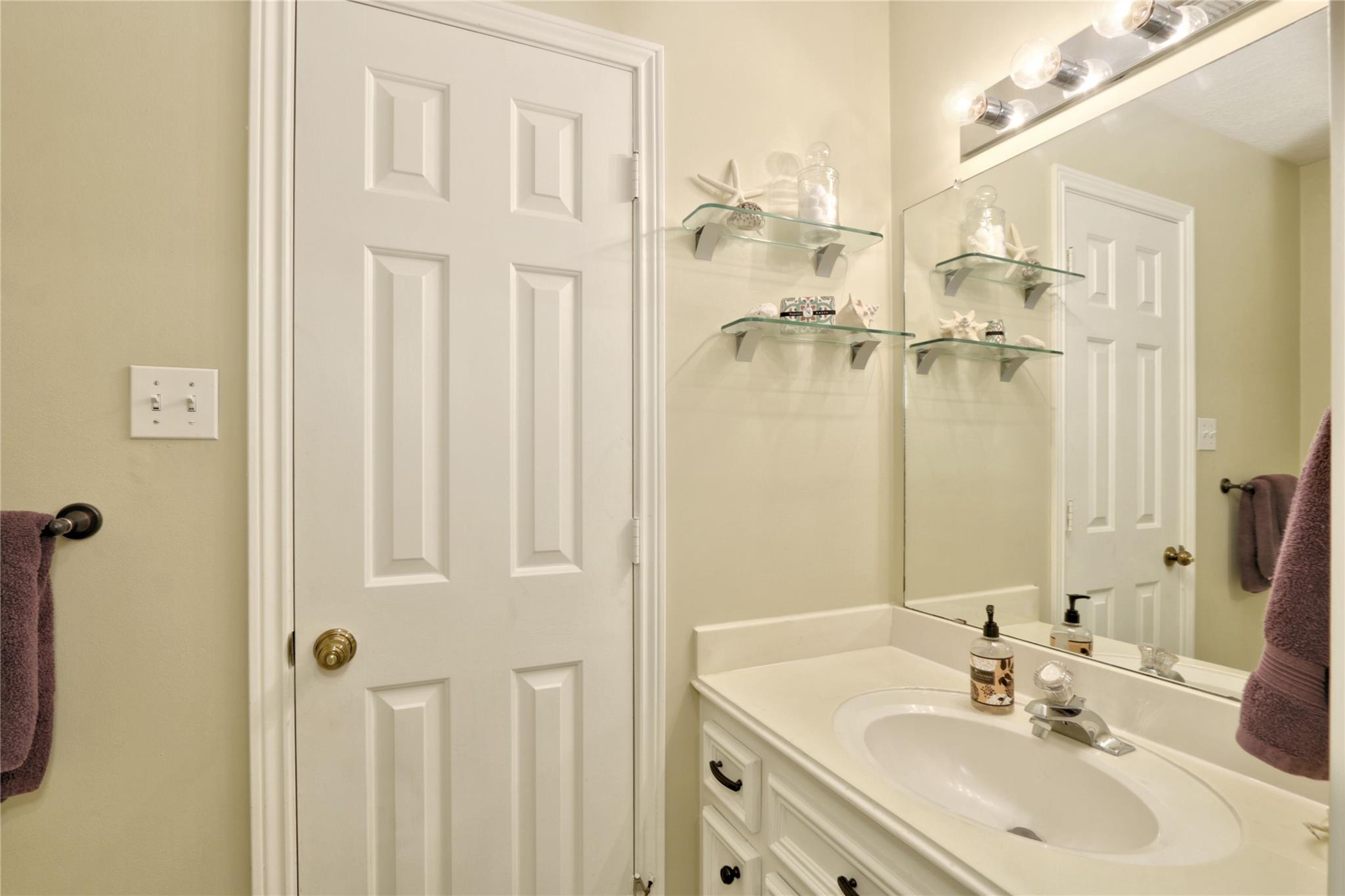 5010 Hastingwood Drive