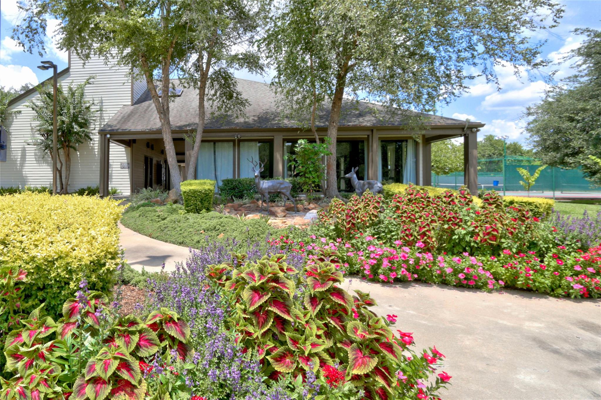 5010 Hastingwood Drive