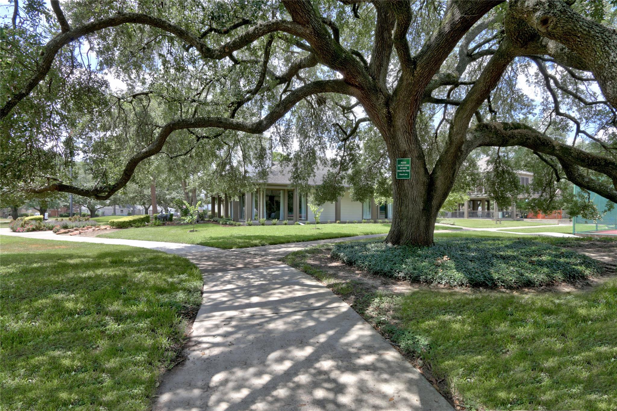 5010 Hastingwood Drive