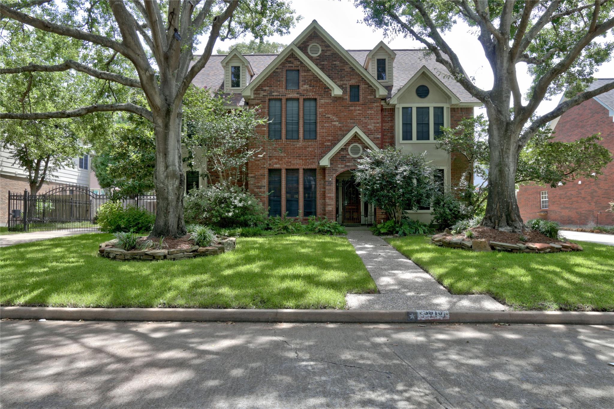 5010 Hastingwood Drive