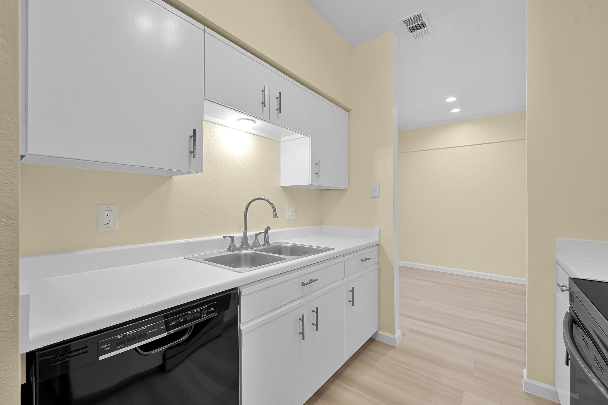 9850 Pagewood Lane # 1208