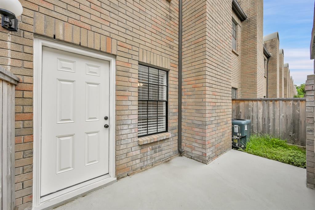 9850 Pagewood Lane # 1208