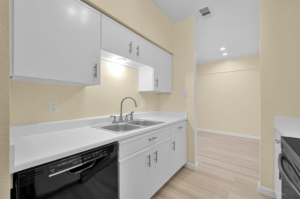 9850 Pagewood Lane # 1208