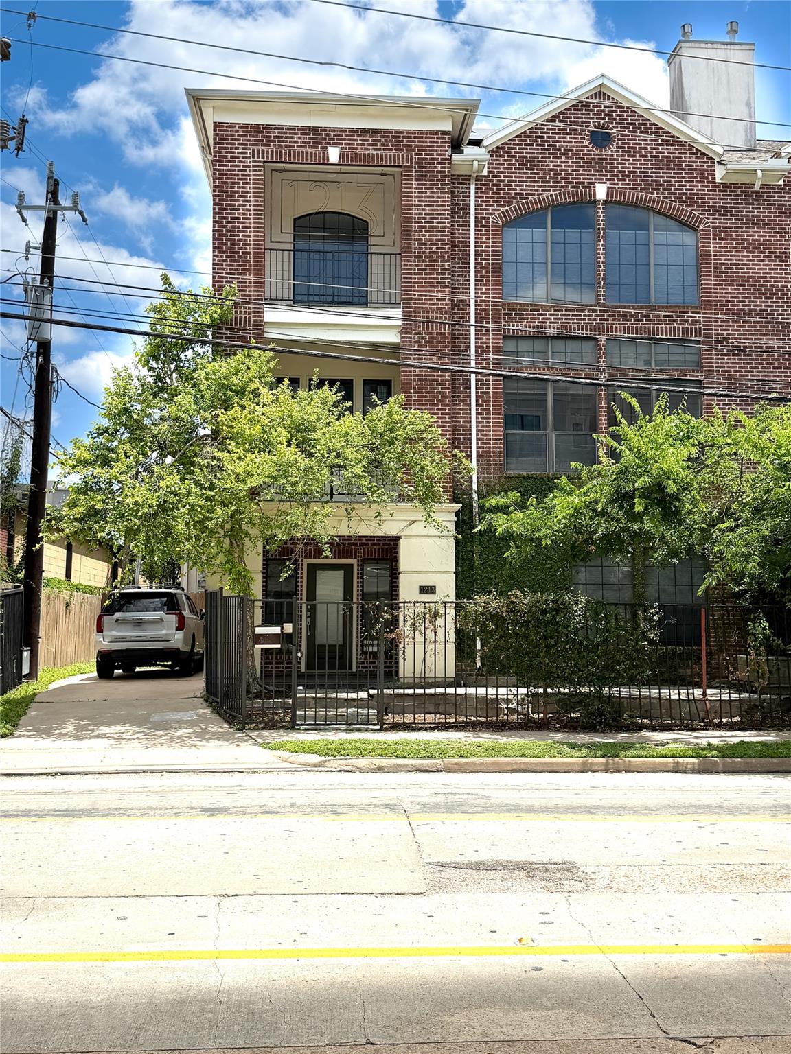 1213 Dunlavy Street