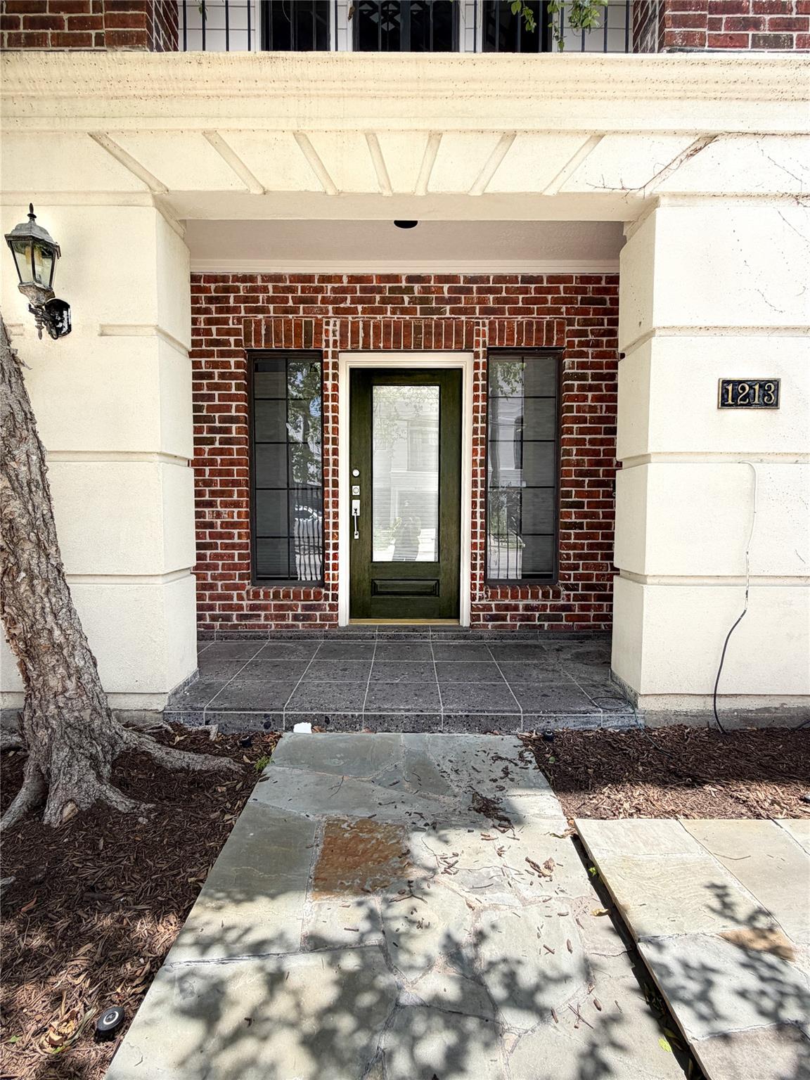 1213 Dunlavy Street