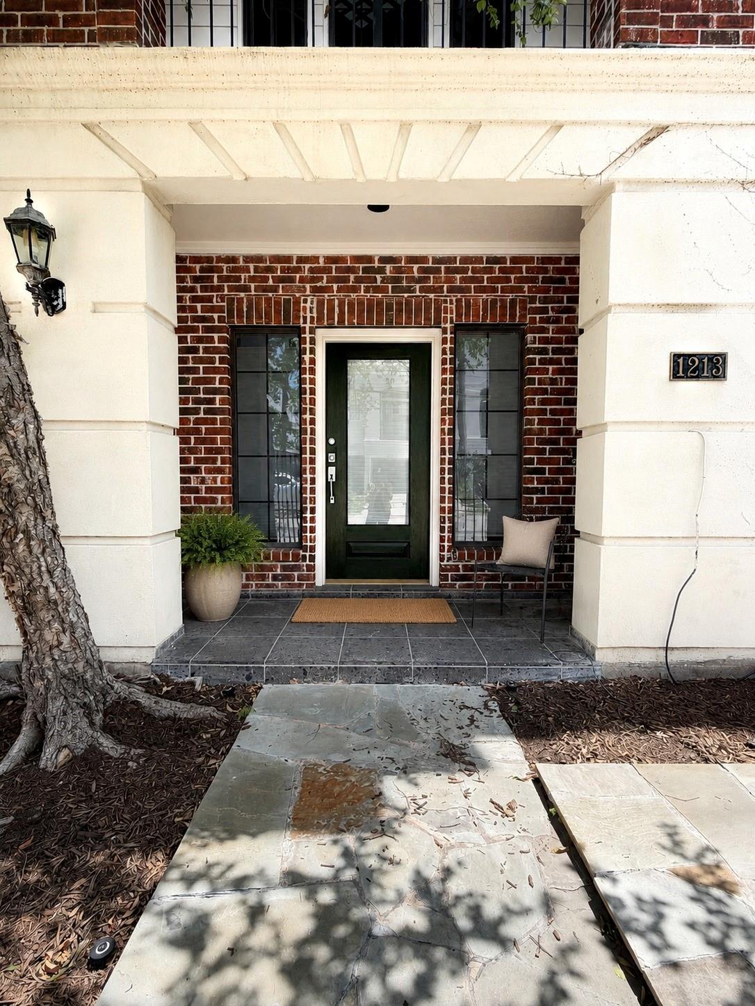 1213 Dunlavy Street