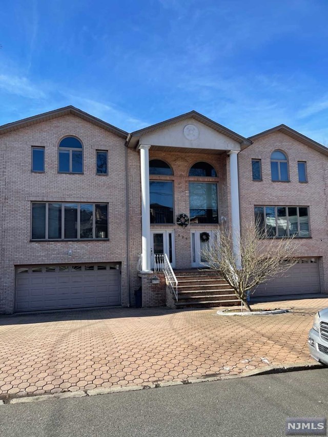 326 East Harriet Avenue L