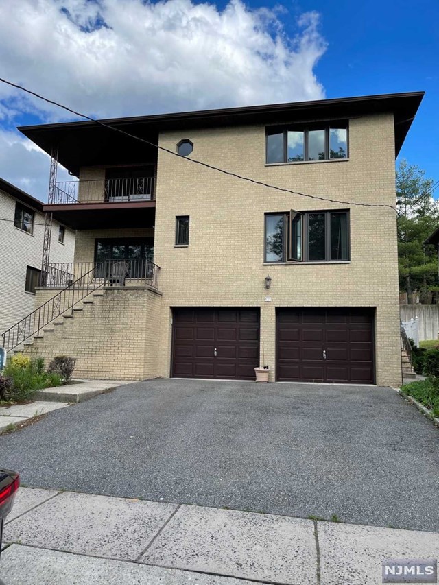 528 Hillside Street 2