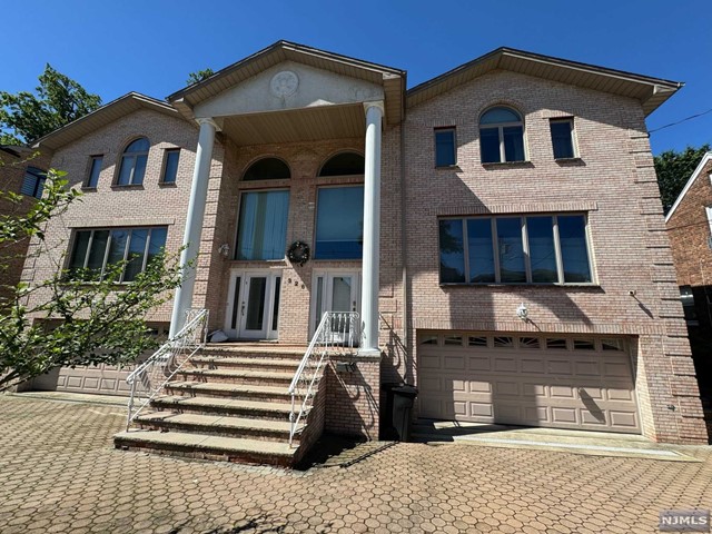 326 E Harriet Avenue