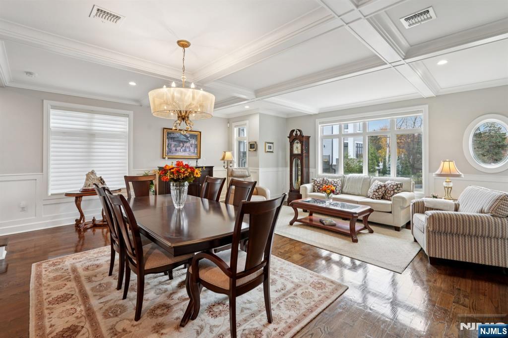 555 Edgewater Avenue 103 Reserve Ct.