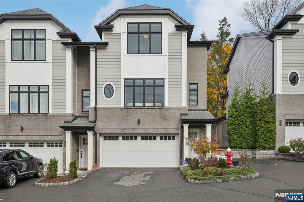 555 Edgewater Avenue 103 Reserve Ct.