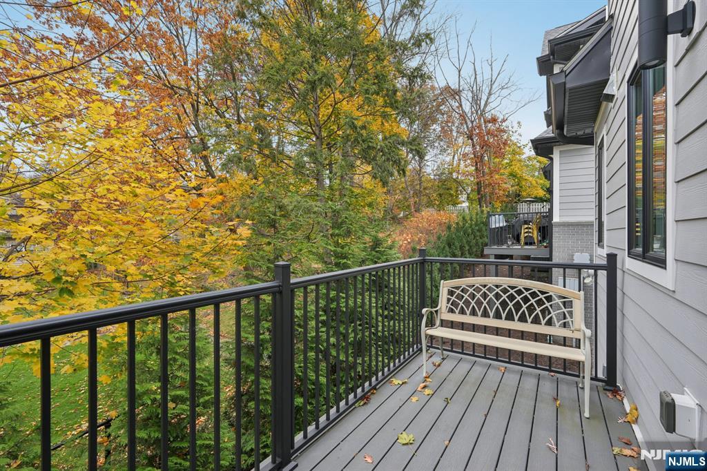 555 Edgewater Avenue 103 Reserve Ct.