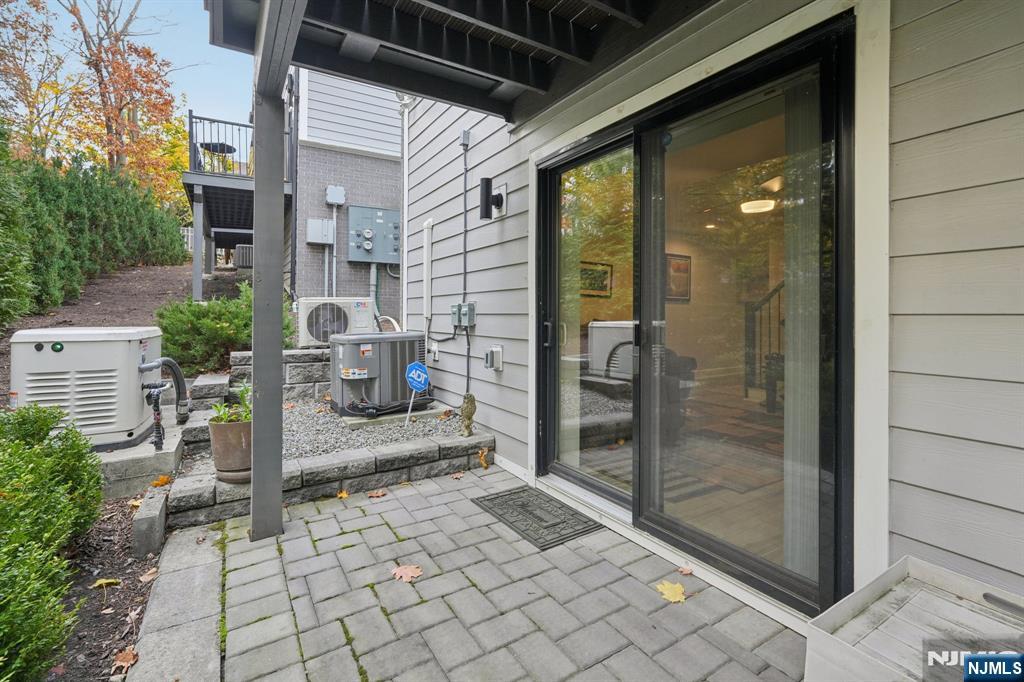 555 Edgewater Avenue 103 Reserve Ct.